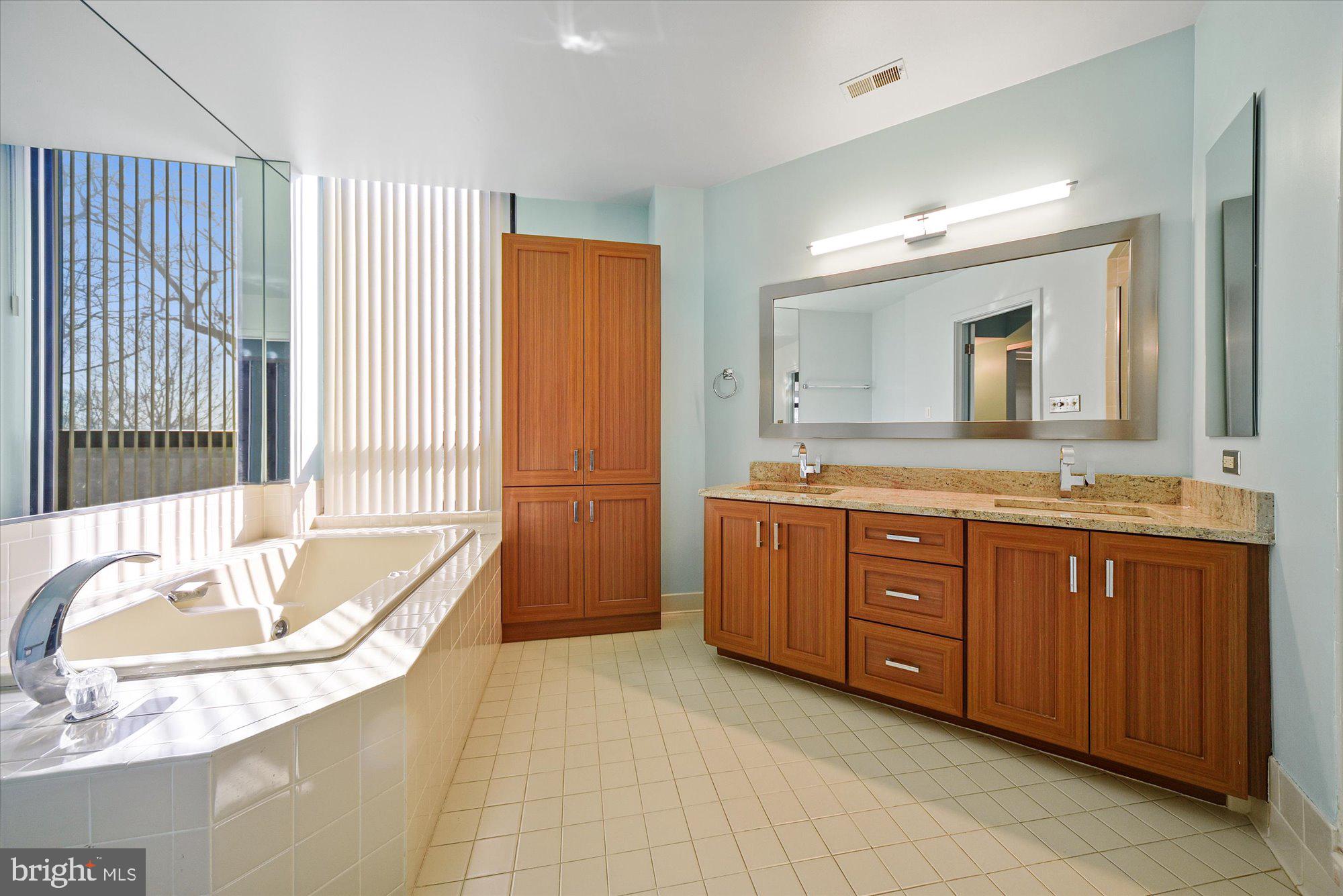 PAVILION IN THE PARK - Residential