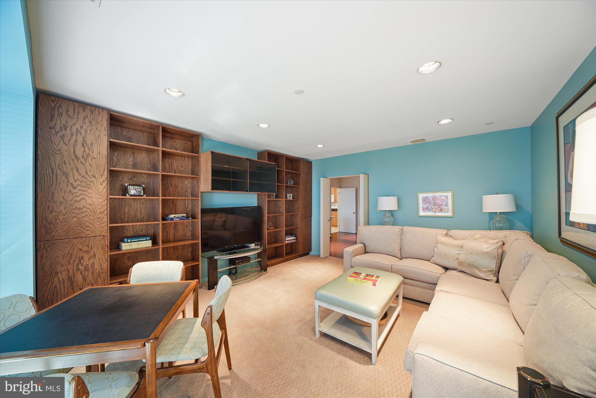 PAVILION IN THE PARK - Residential