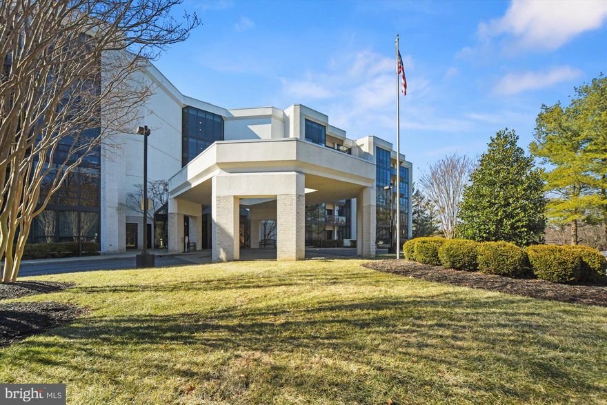 AVAILABLE AT LAST!!  LARGE CORNER UNIT IN DESIRABLE PAVILION IN THE PARK.  OVER 2600 SQ FT OF LUXURY LIVING IN FULL SERVICE BUILDING.  ENJOY THE PEACEFUL VIEWS FROM EVERY ANGLE WITH FLOOR TO CEILING WINDOWS FROM INSIDE OR ON THE WRAP AROUND BALCONY.    PERFECT FOR ENTERTAINING IN THE  OPEN LIVING ROOM  AND DINING  ROOM.  EAT-IN KITCHEN W/ ABUNDANT CABINTRY.    GLEAMING HARDWOOD FLOORS. 3RD BEDROOM USED AS DEN W/BUILT-INS.  PRIMARY BEDROOM SUITE W/BUILT-INS DRESSING AREA AND LUXURY BATH W/SEPARATE SHOWER AND SOAKING TUB 2 WALK-IN CLOSETS.  ASSIGNED UNDER GROUND PARKING, PERSONAL  FULL STORAGE ROOM.  BUILDING HAS 24/7 SECURITY AND FULL SERVICE AMENITIES.