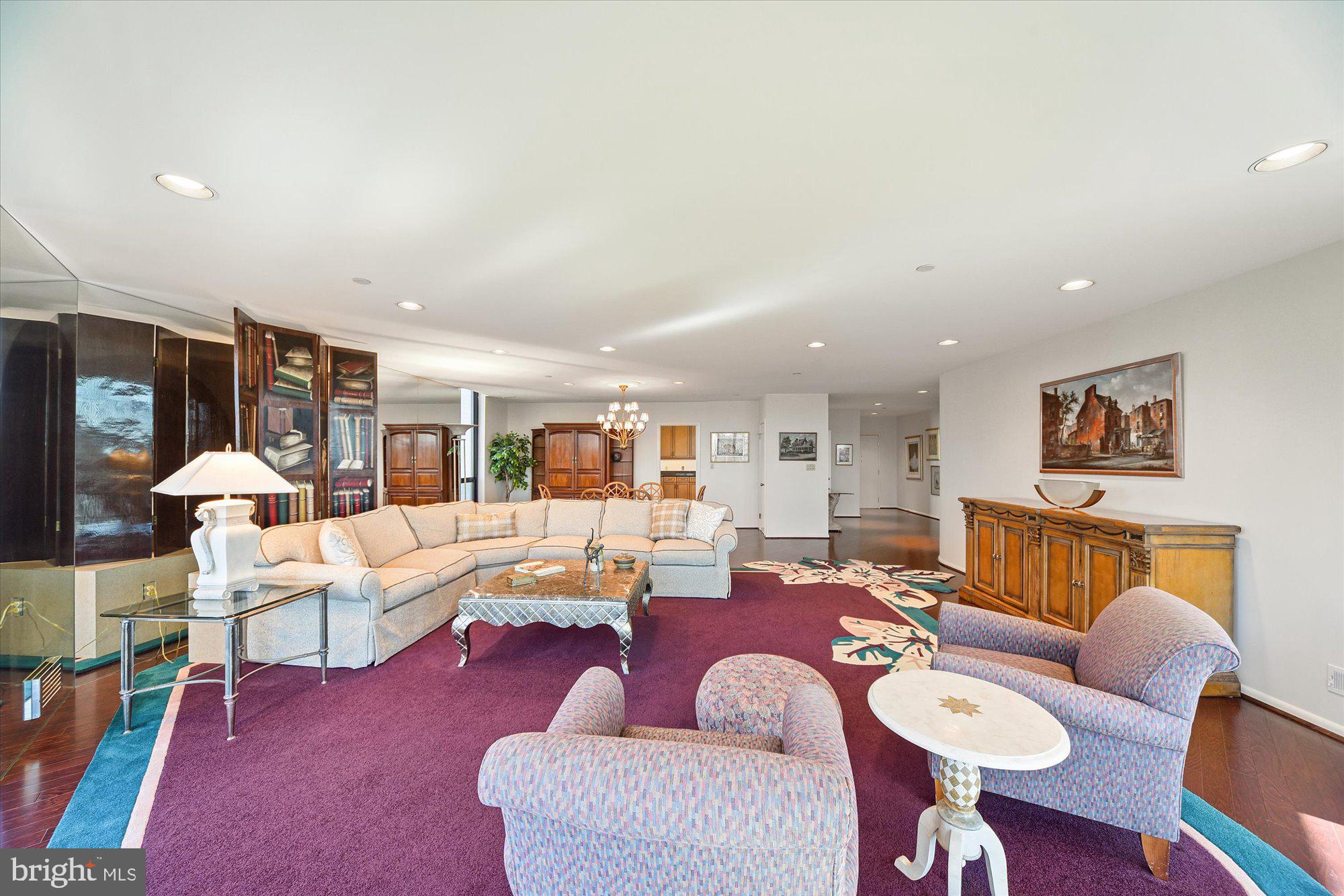 PAVILION IN THE PARK - Residential