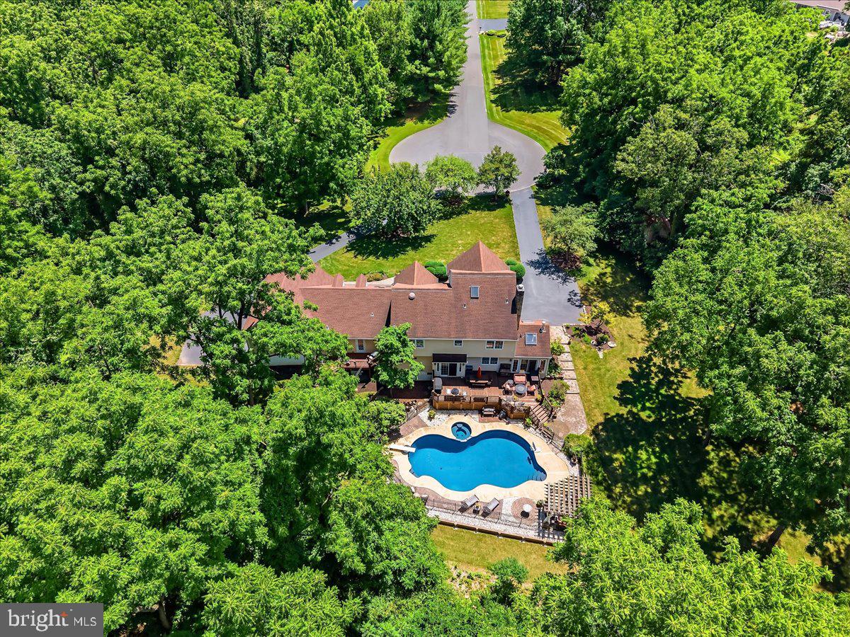 6470 FAWN LANE