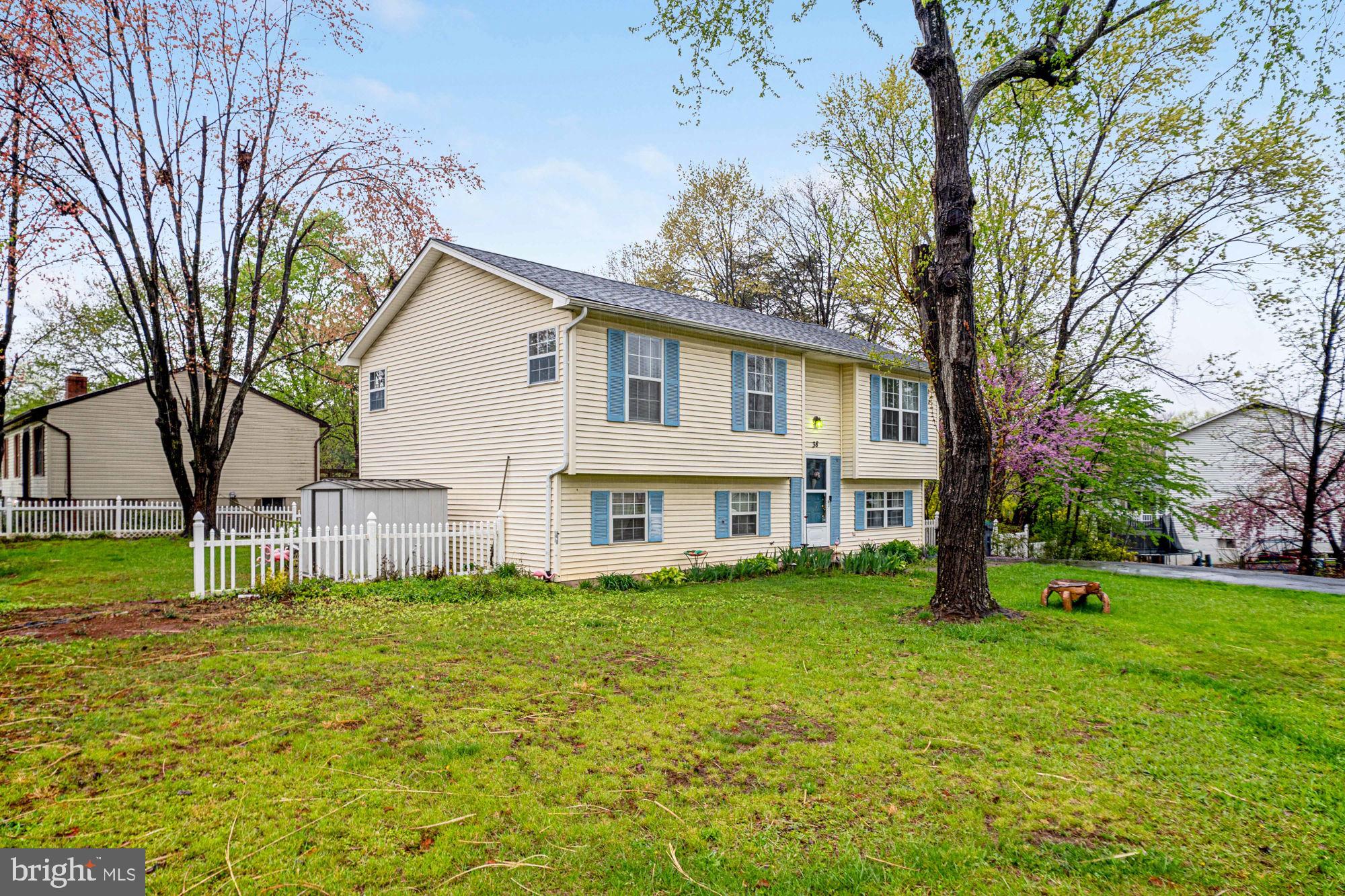 VISTA WOODS - Residential