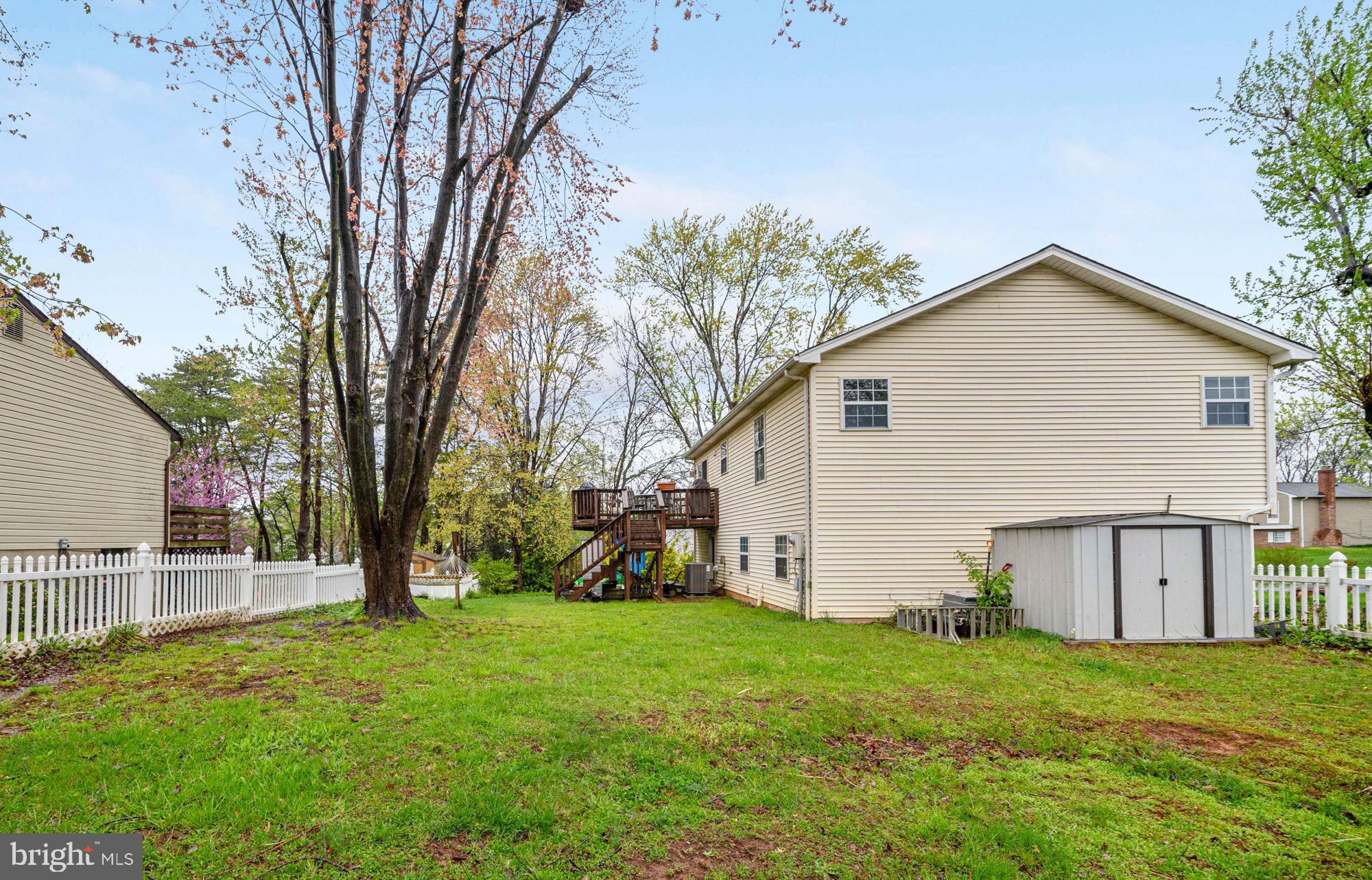 VISTA WOODS - Residential