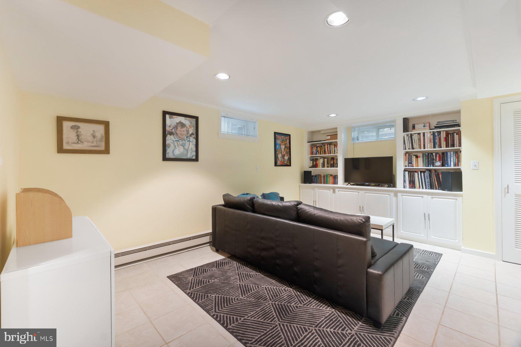 PATRICK HENRY - Residential