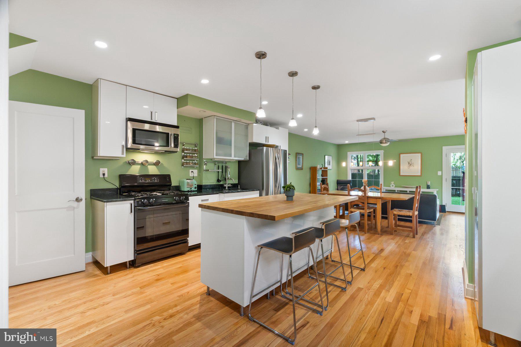 PATRICK HENRY - Residential