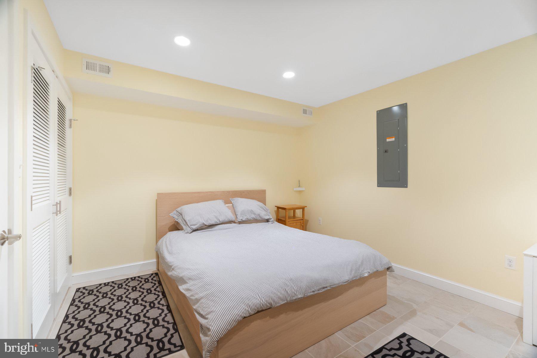 PATRICK HENRY - Residential