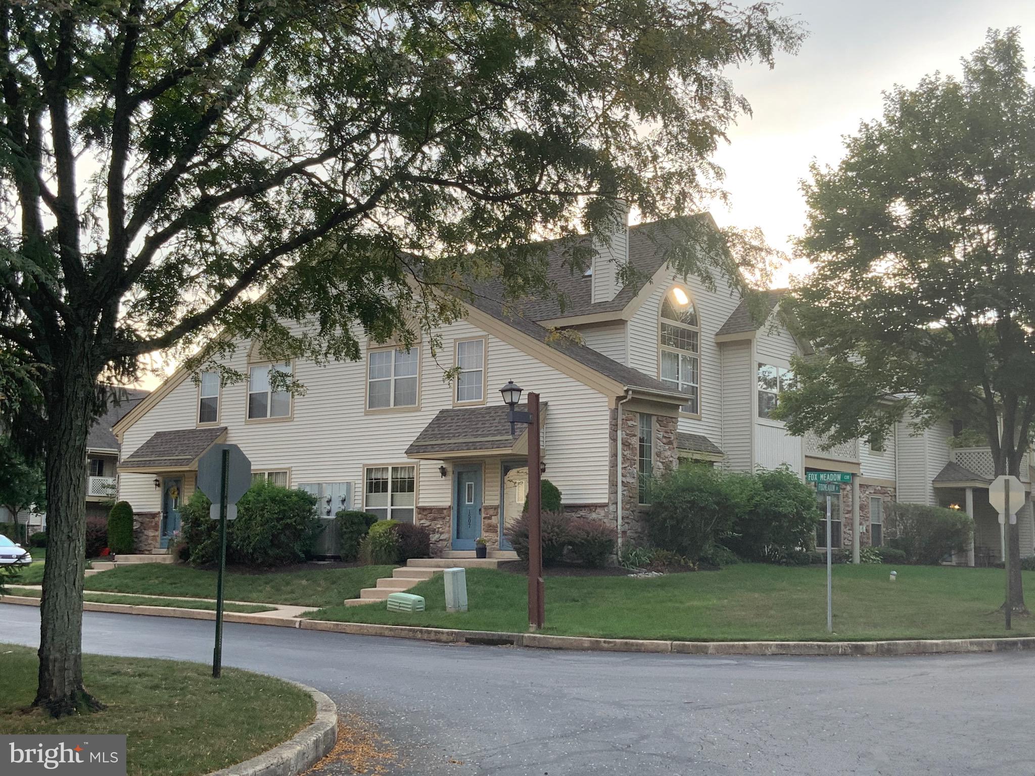 Showings to be held at open house on Sunday 9/13/2020 from 1pm-3pm **Beautiful 2nd floor Contemporary open floor plan condo in Montgomery Brook. Pool, tennis courts, clubhouse - Excellent location. Shopping, dining, gyms, outlets only minutes away. This one wont last. Priced to sell!!**