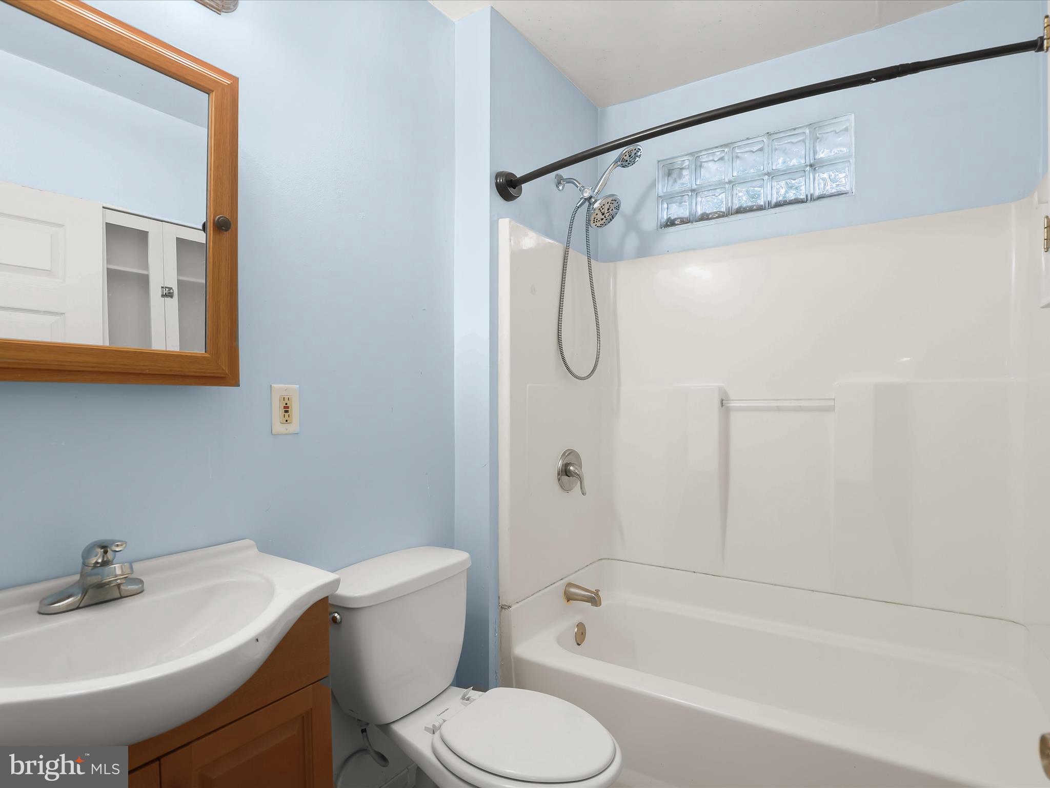 GRAY MANOR - Residential