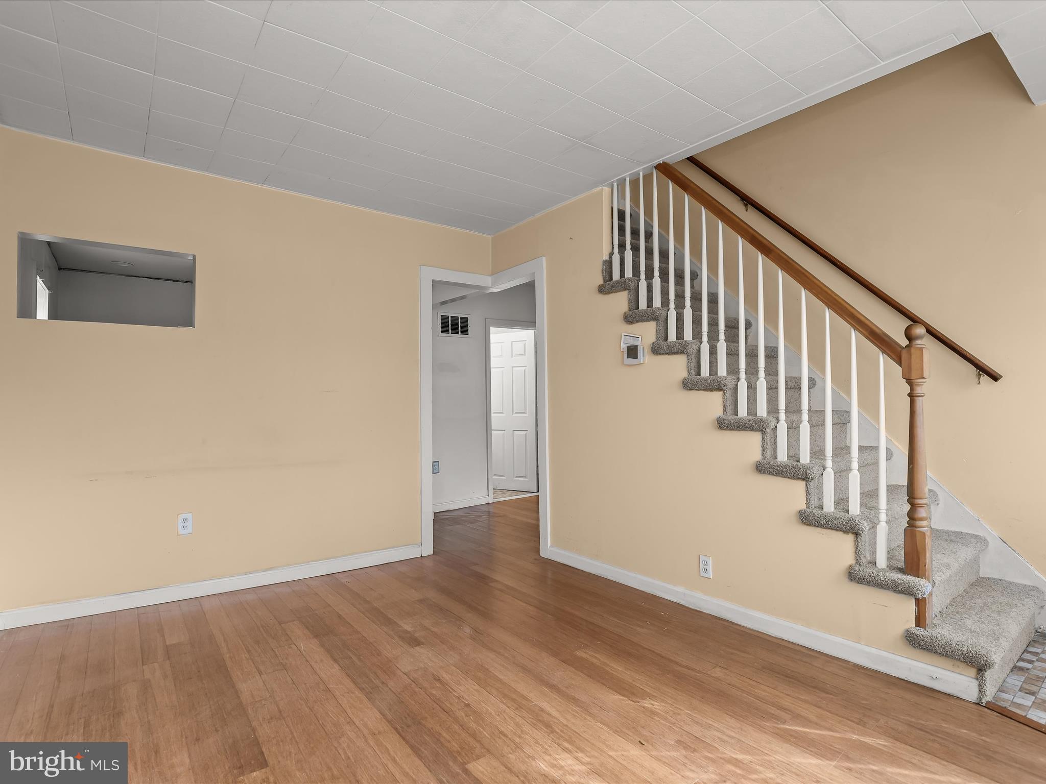 GRAY MANOR - Residential