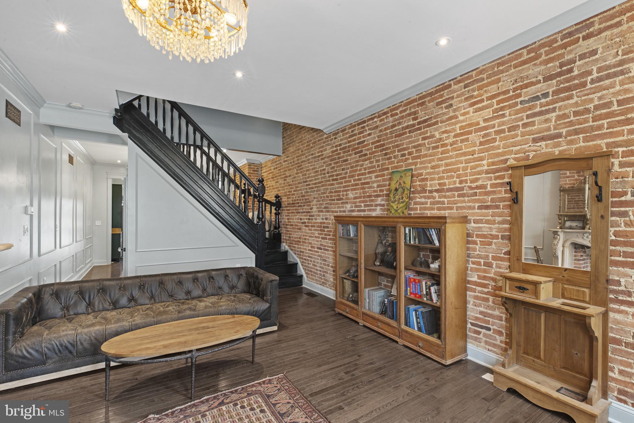 JOHNSTON SQUARE - Residential