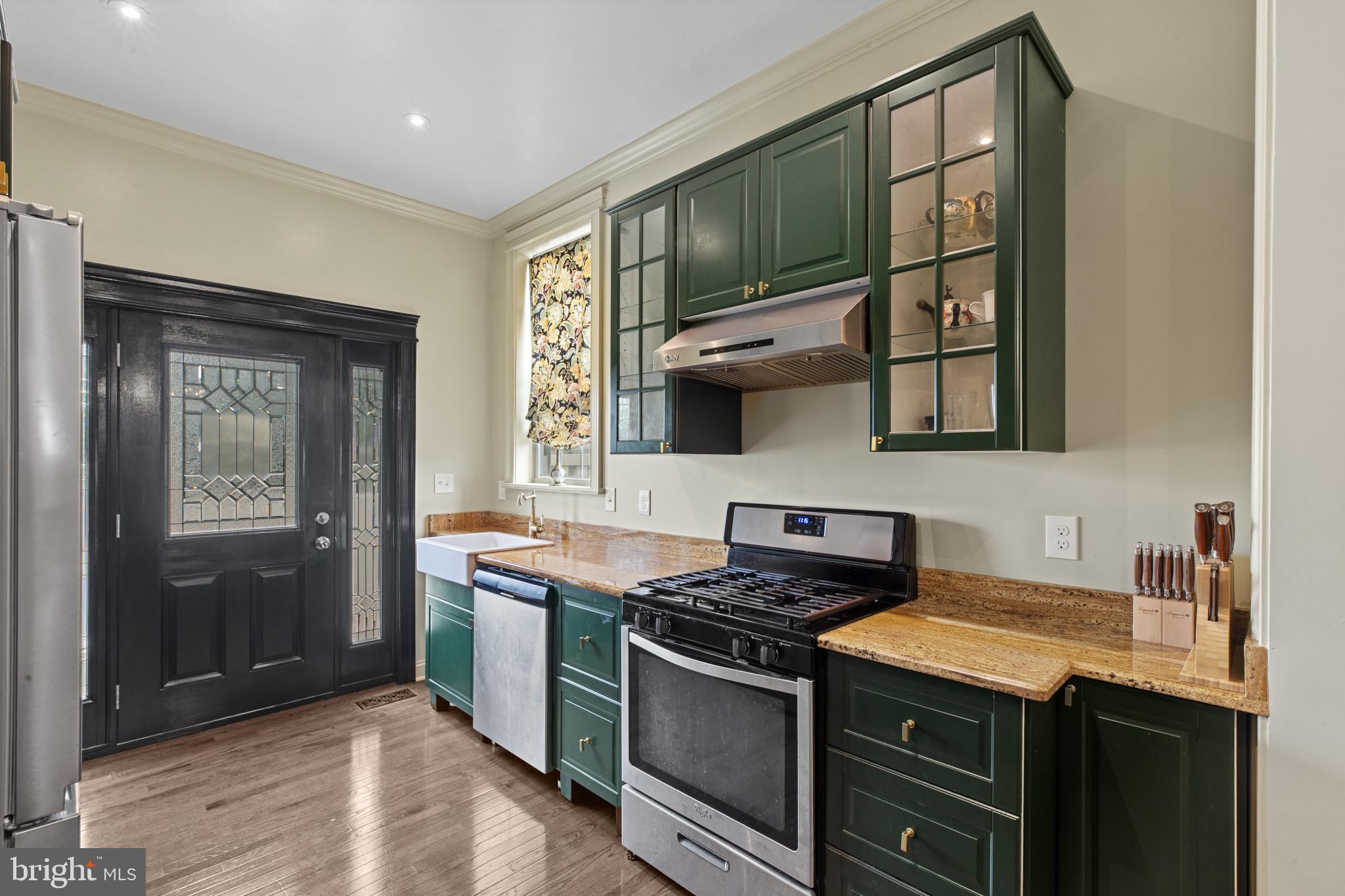 JOHNSTON SQUARE - Residential