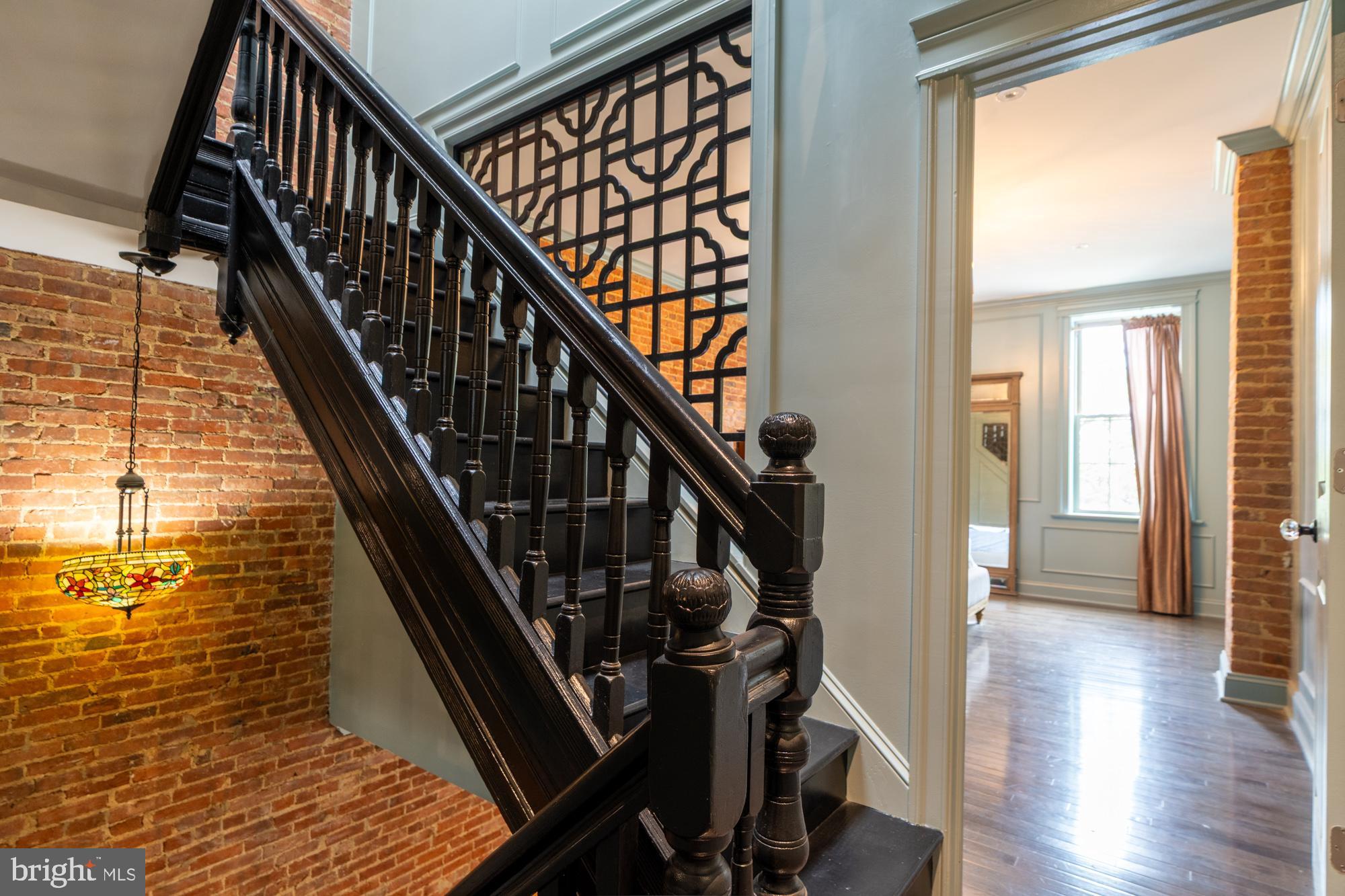 JOHNSTON SQUARE - Residential