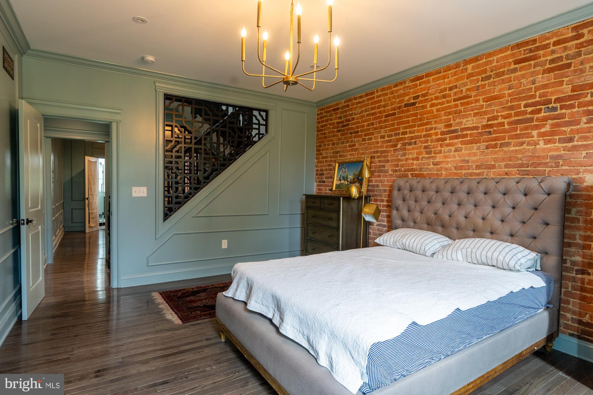 JOHNSTON SQUARE - Residential