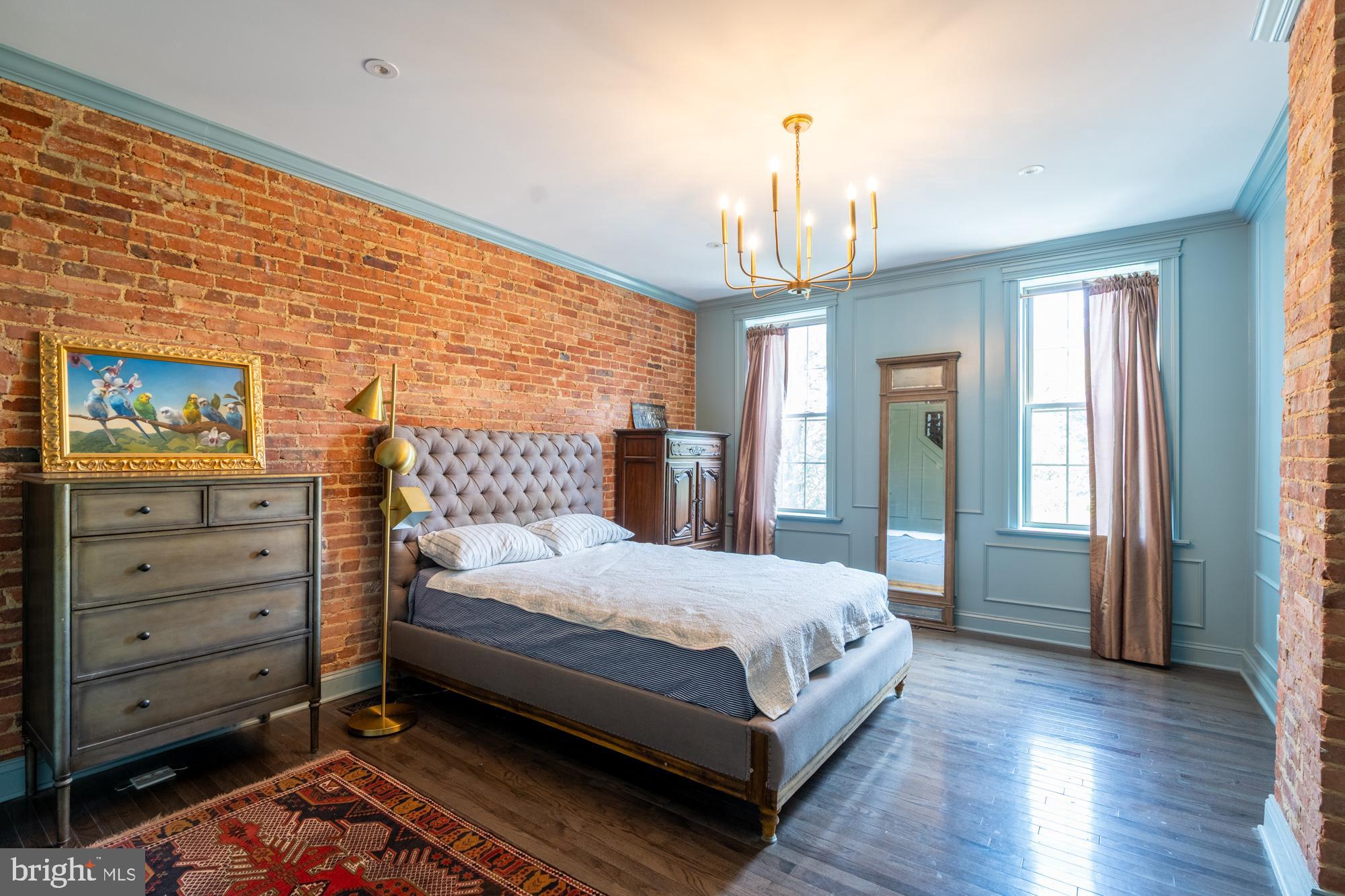 JOHNSTON SQUARE - Residential