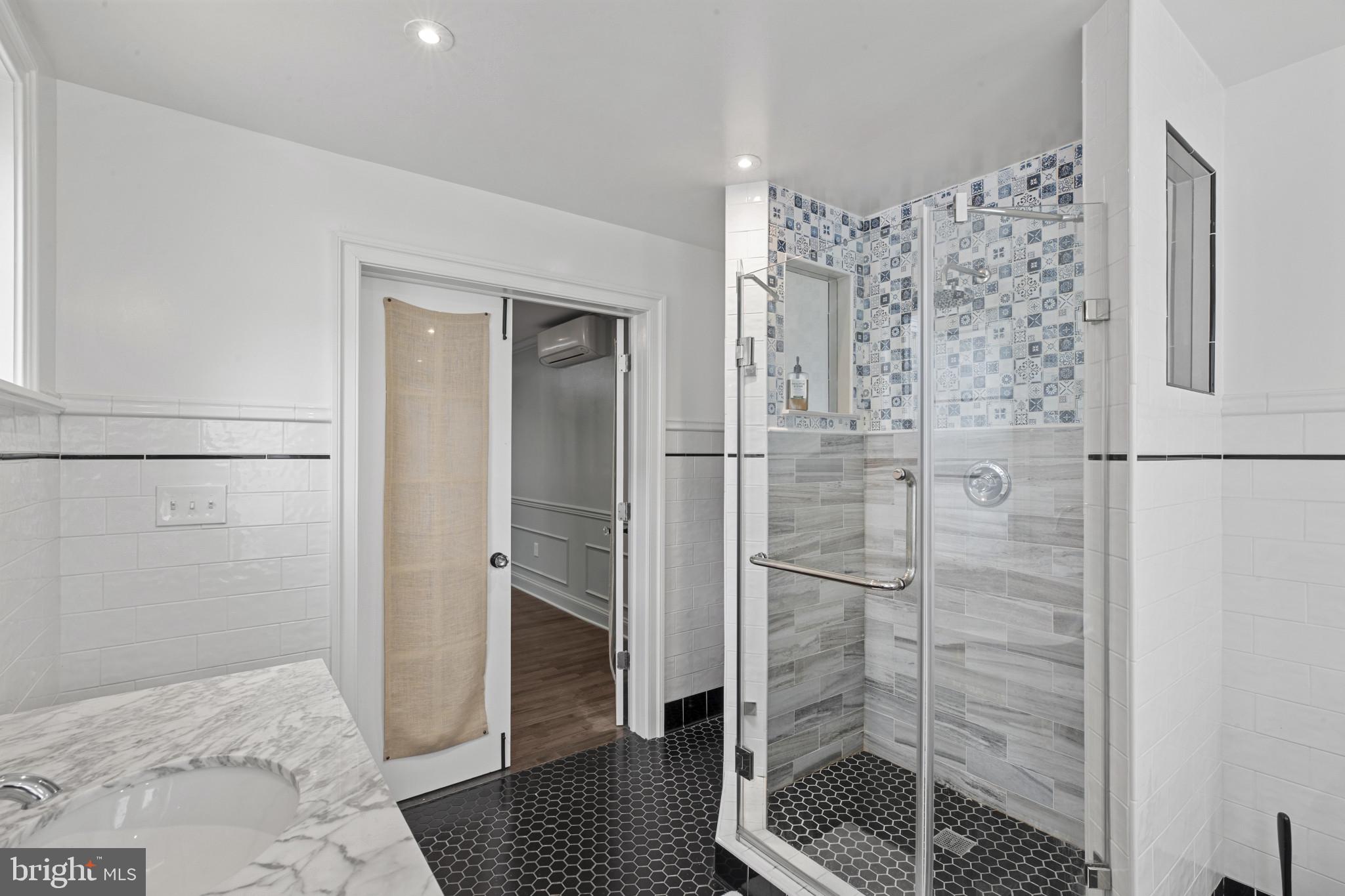 JOHNSTON SQUARE - Residential