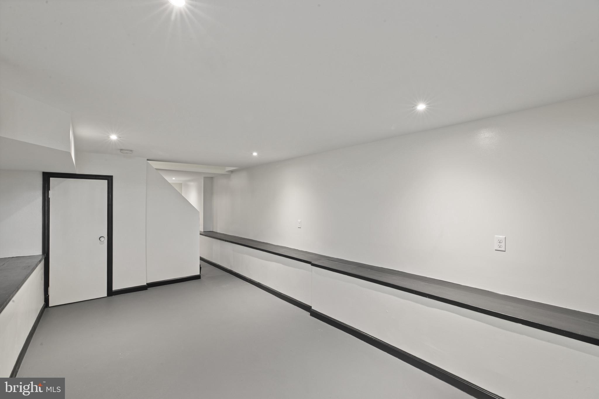 JOHNSTON SQUARE - Residential