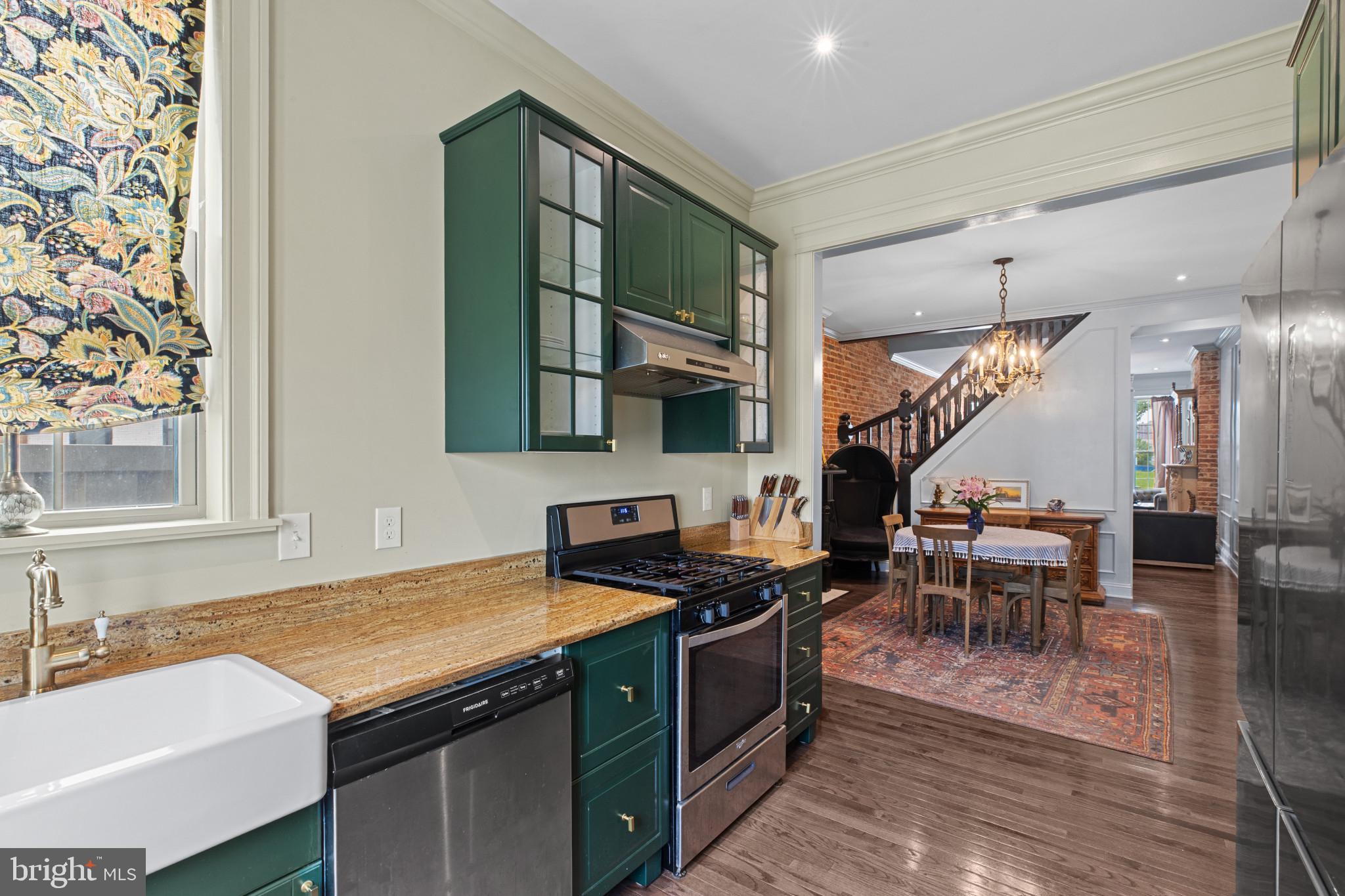 JOHNSTON SQUARE - Residential