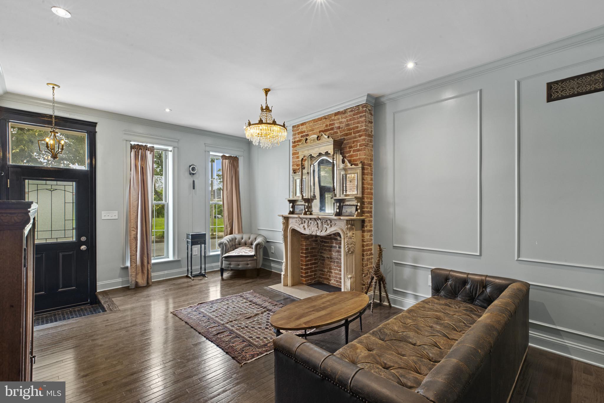 JOHNSTON SQUARE - Residential
