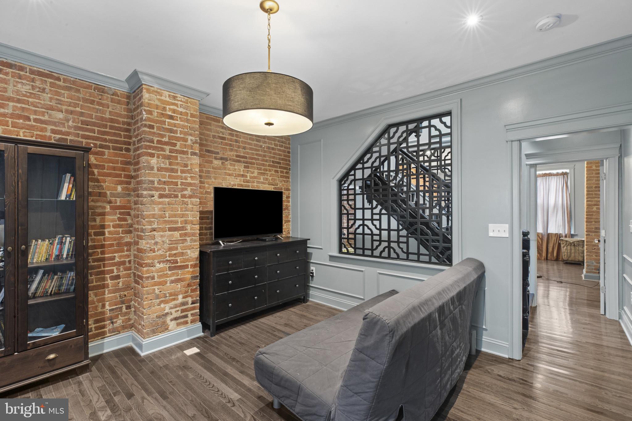 JOHNSTON SQUARE - Residential