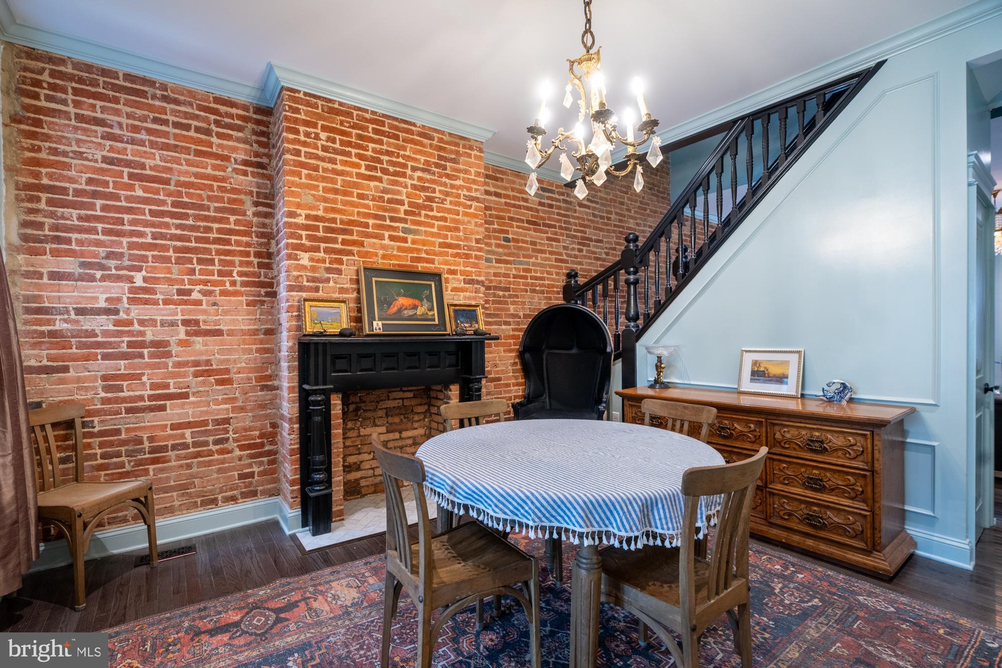 JOHNSTON SQUARE - Residential