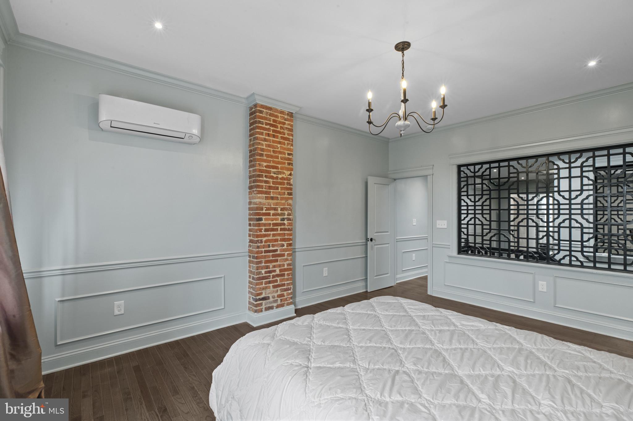 JOHNSTON SQUARE - Residential