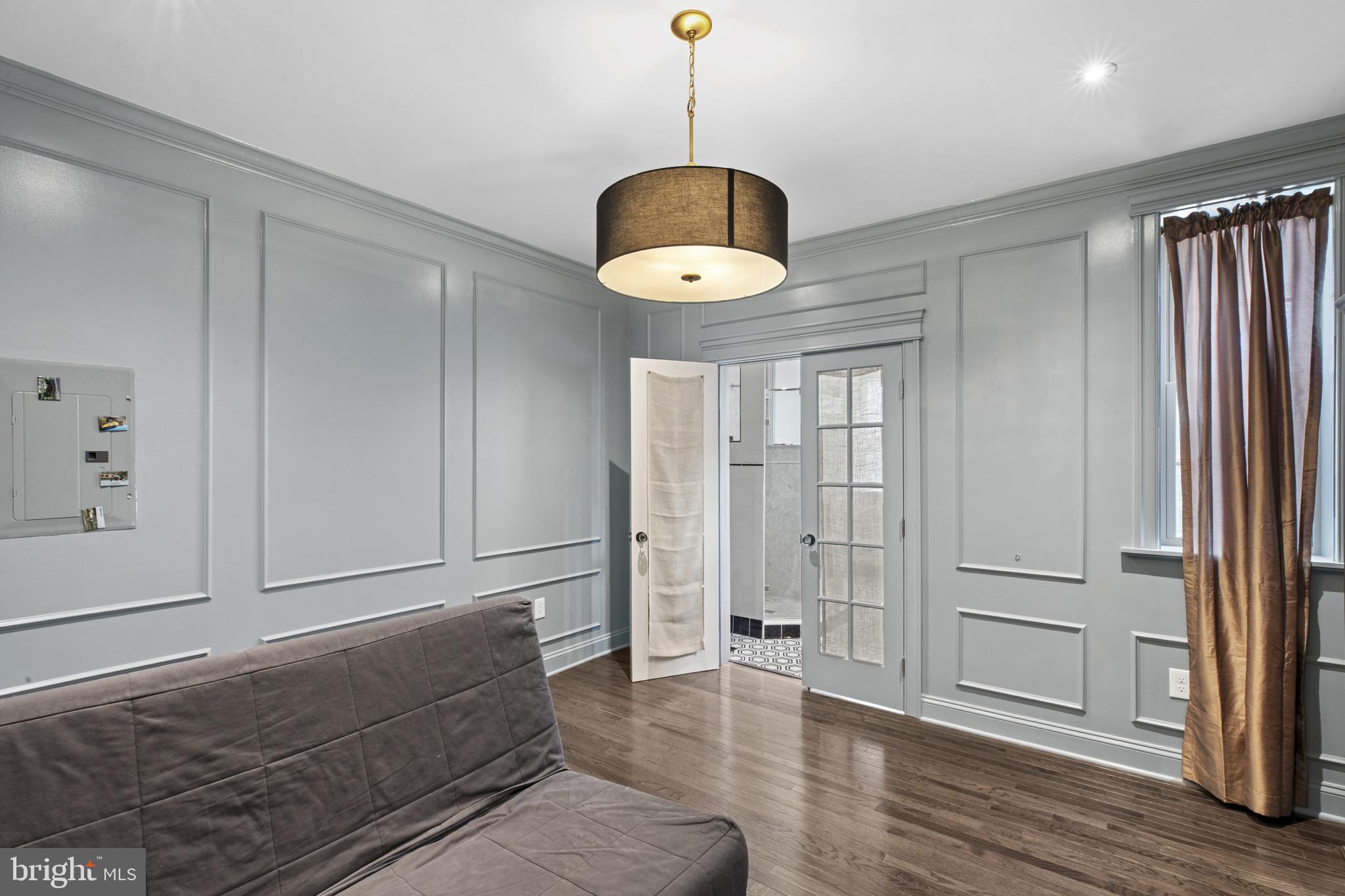 JOHNSTON SQUARE - Residential
