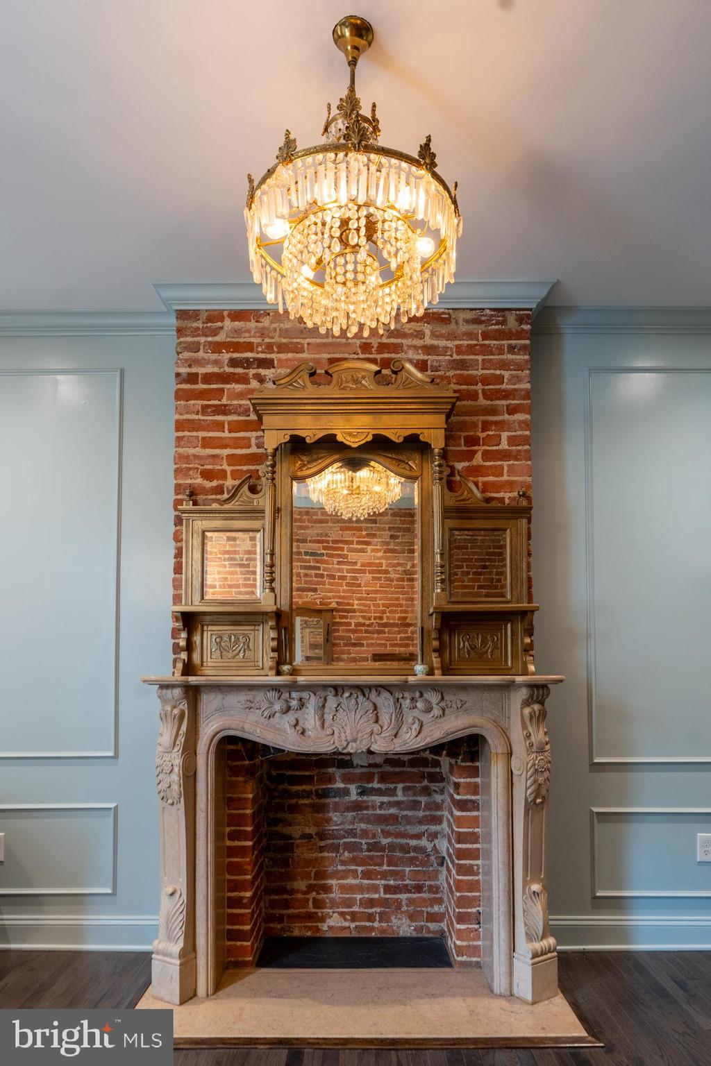 JOHNSTON SQUARE - Residential