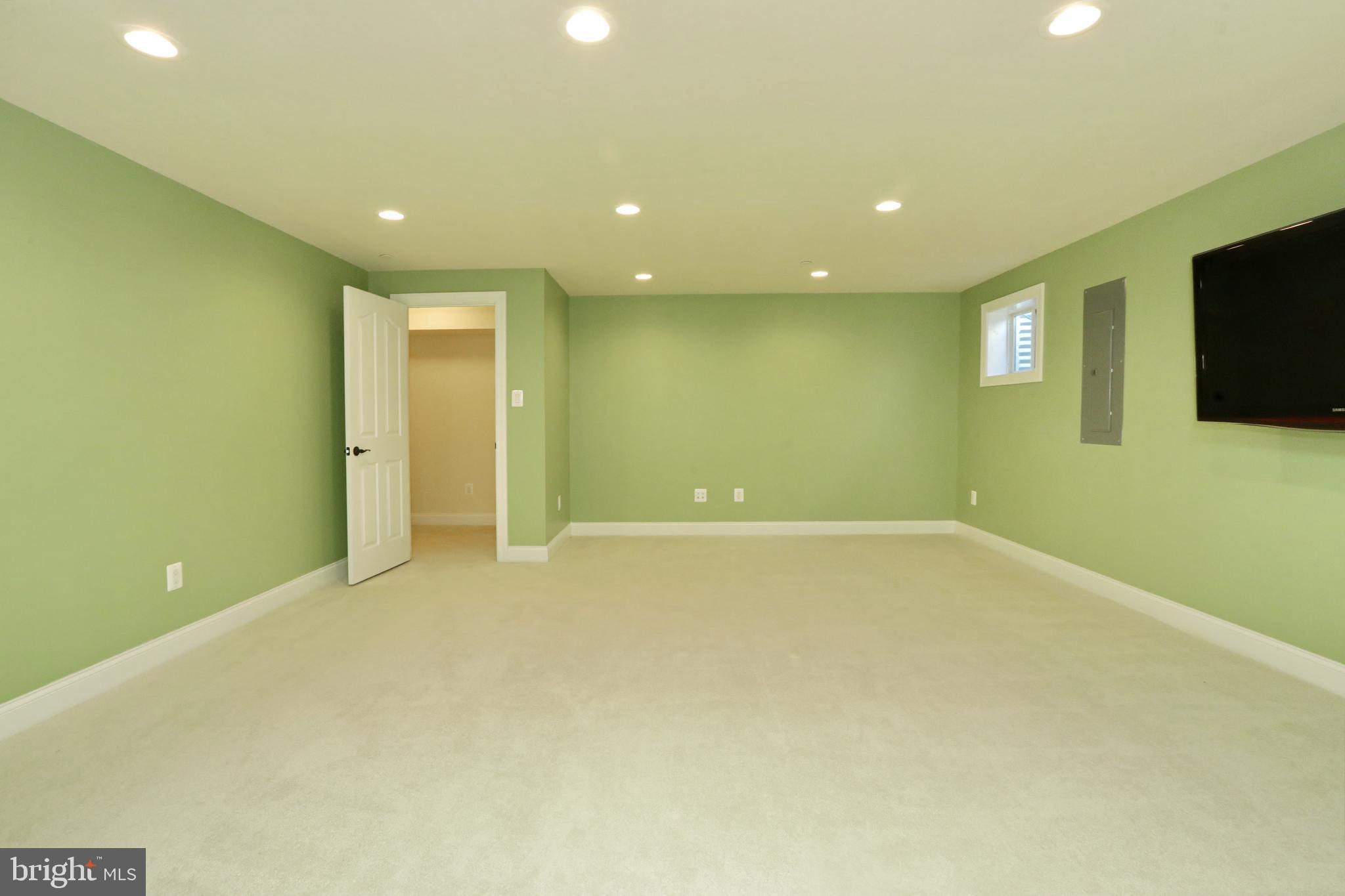 BROAD CREEK - Residential