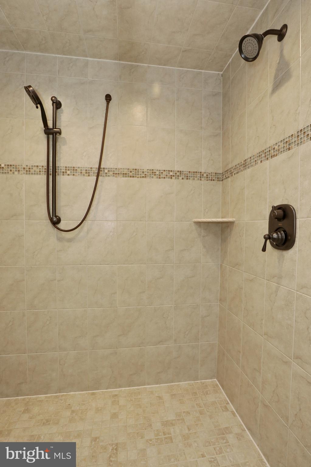 BROAD CREEK - Residential