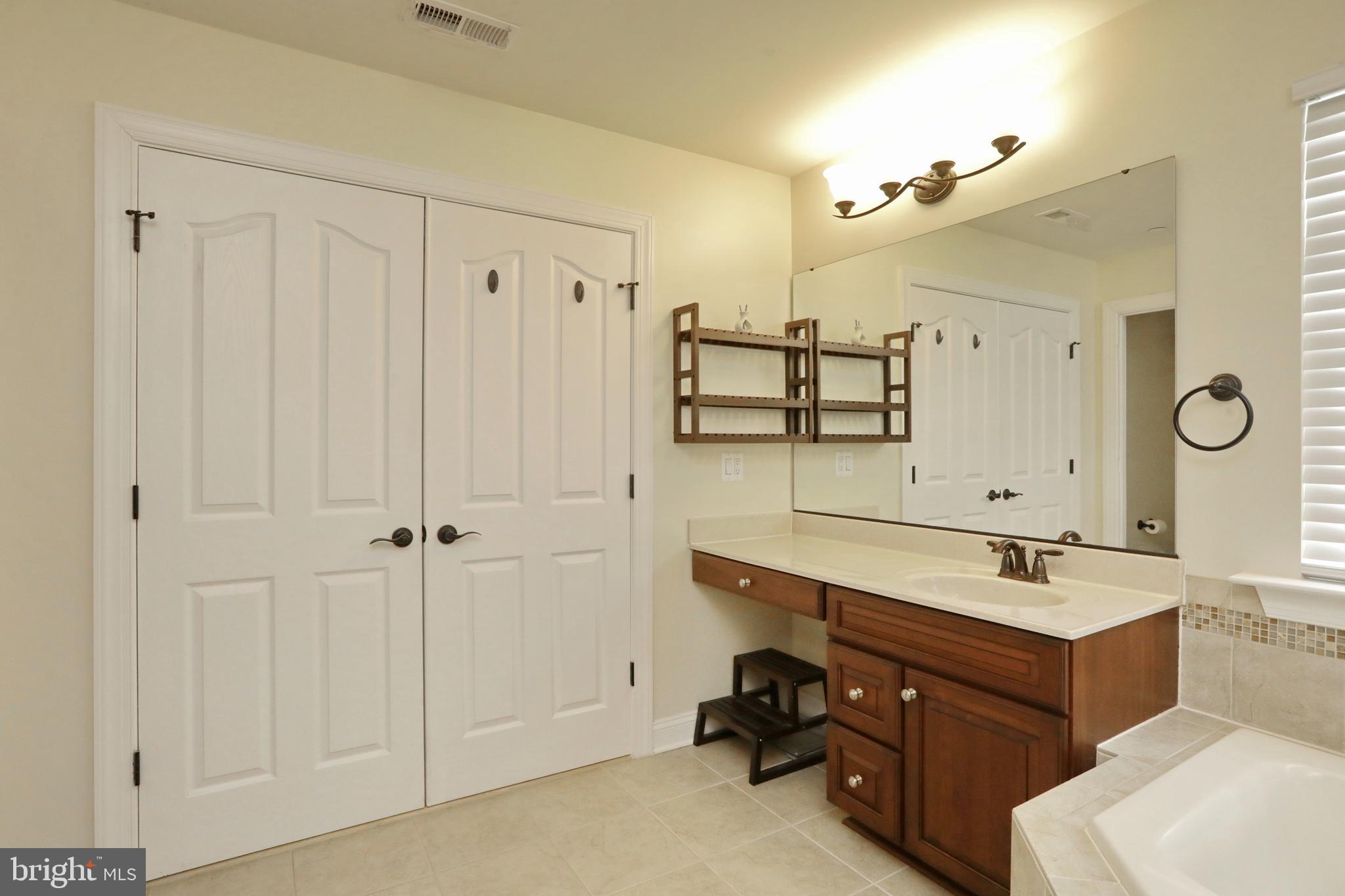 BROAD CREEK - Residential