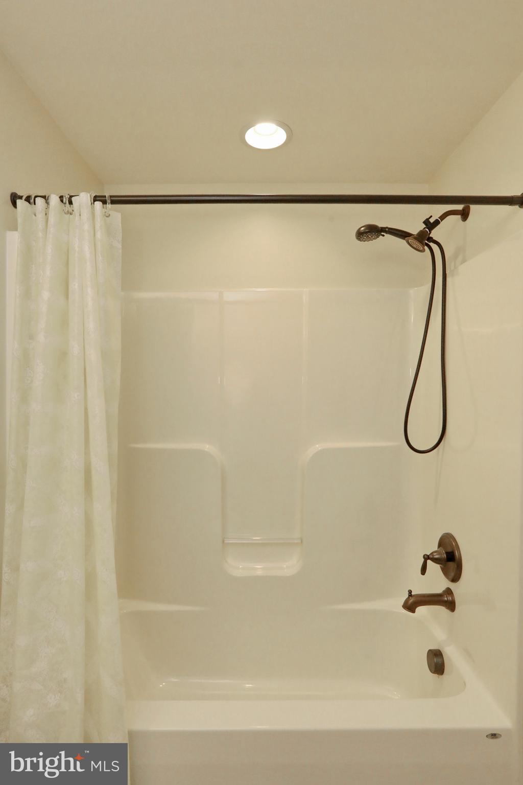 BROAD CREEK - Residential