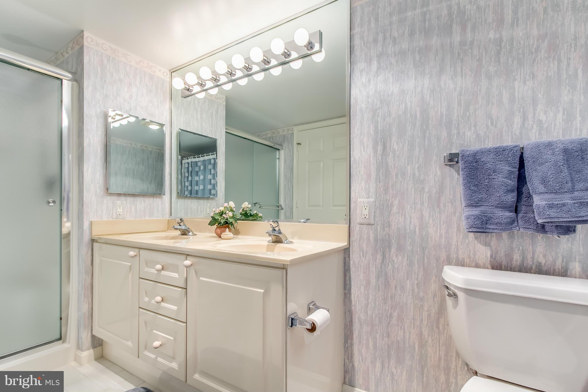 LANSDOWNE WOODS LEISURE WORLD - Residential