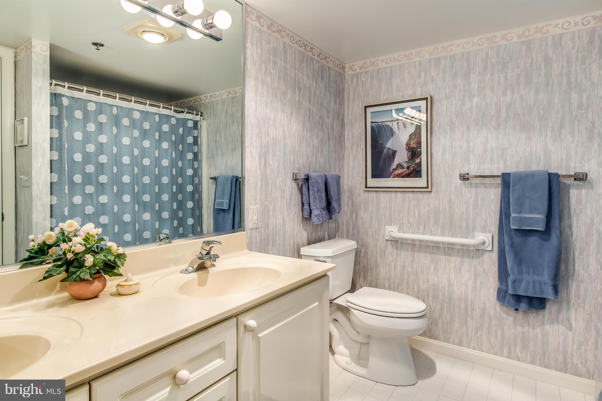 LANSDOWNE WOODS LEISURE WORLD - Residential