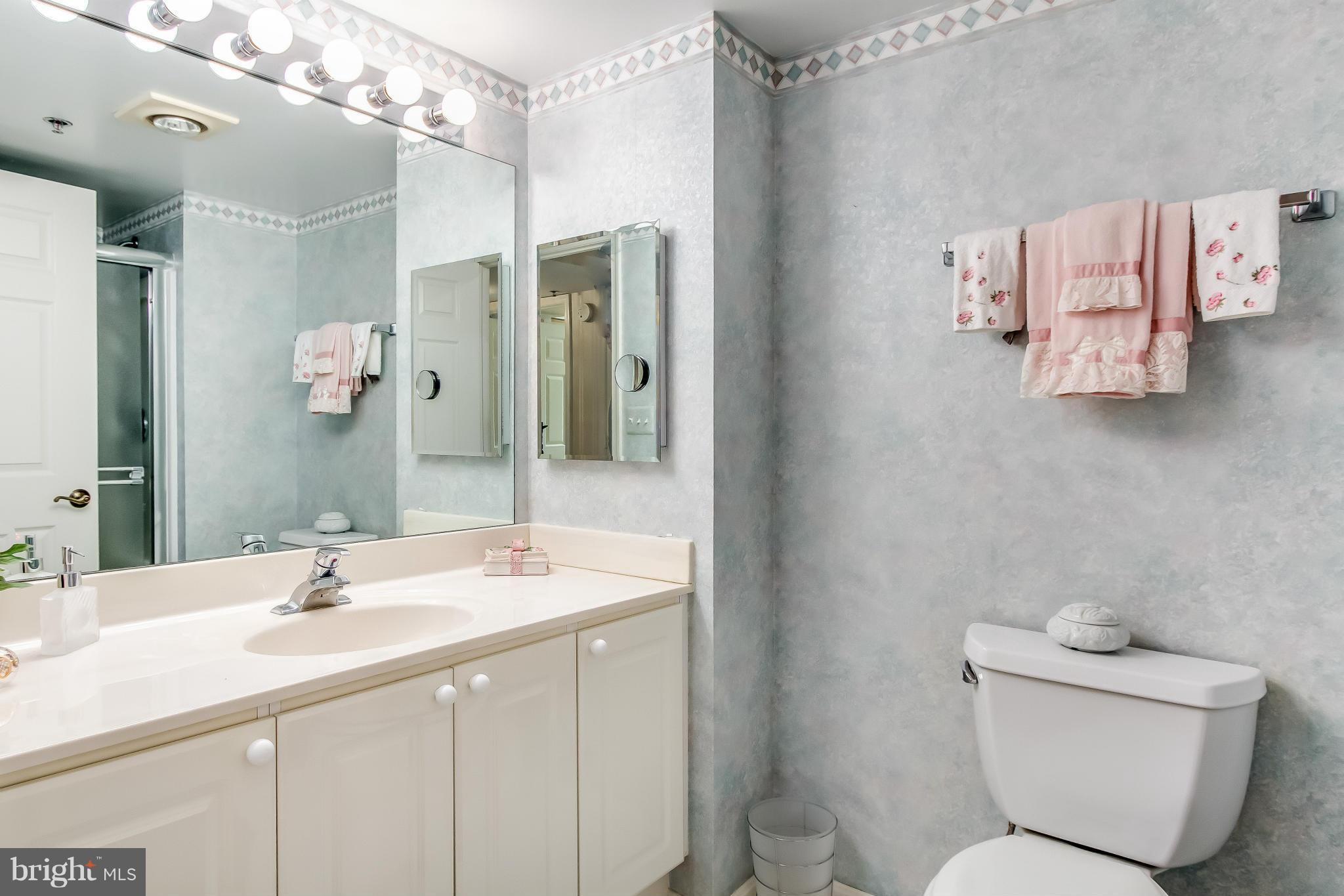 LANSDOWNE WOODS LEISURE WORLD - Residential