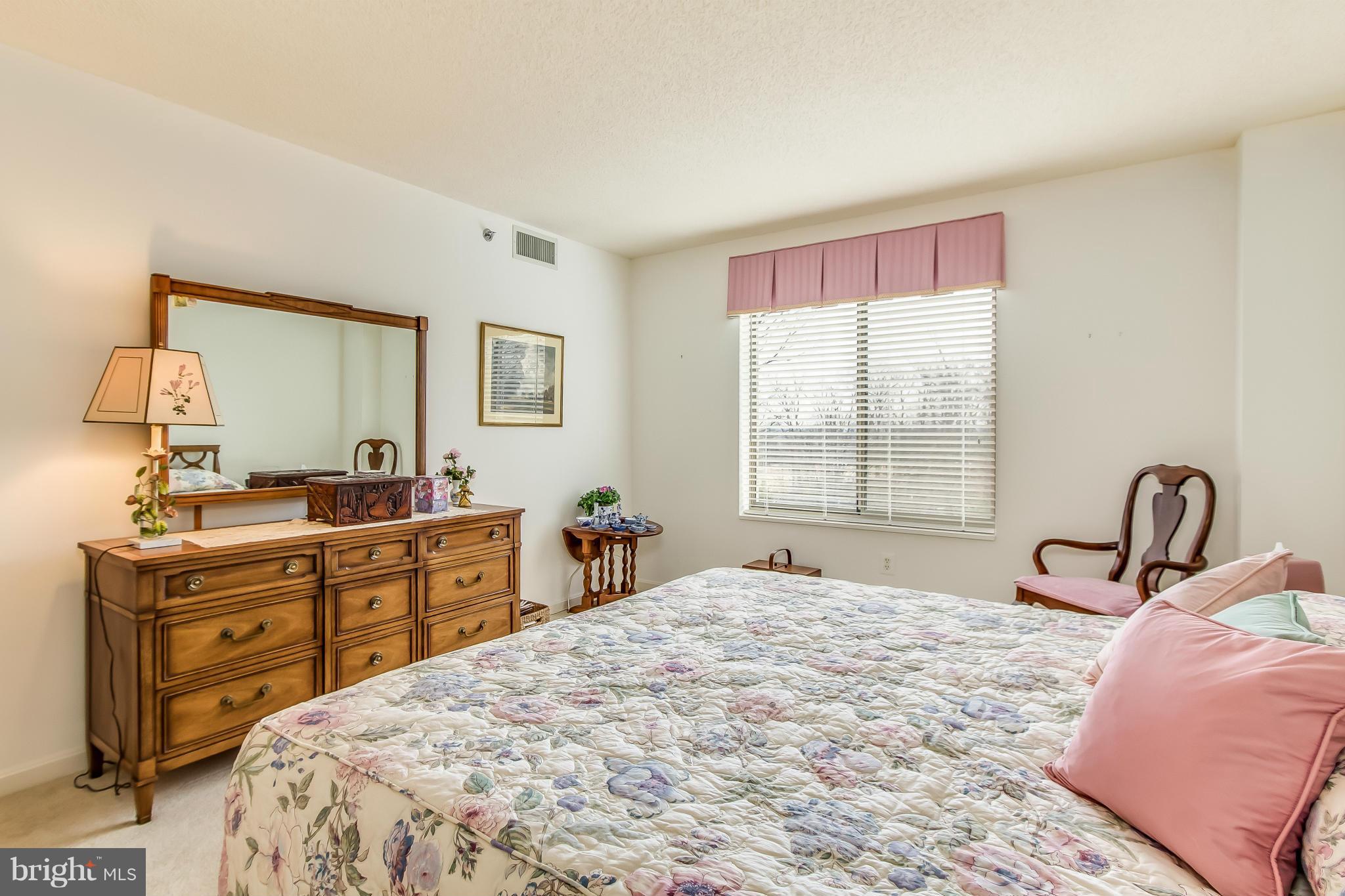 LANSDOWNE WOODS LEISURE WORLD - Residential