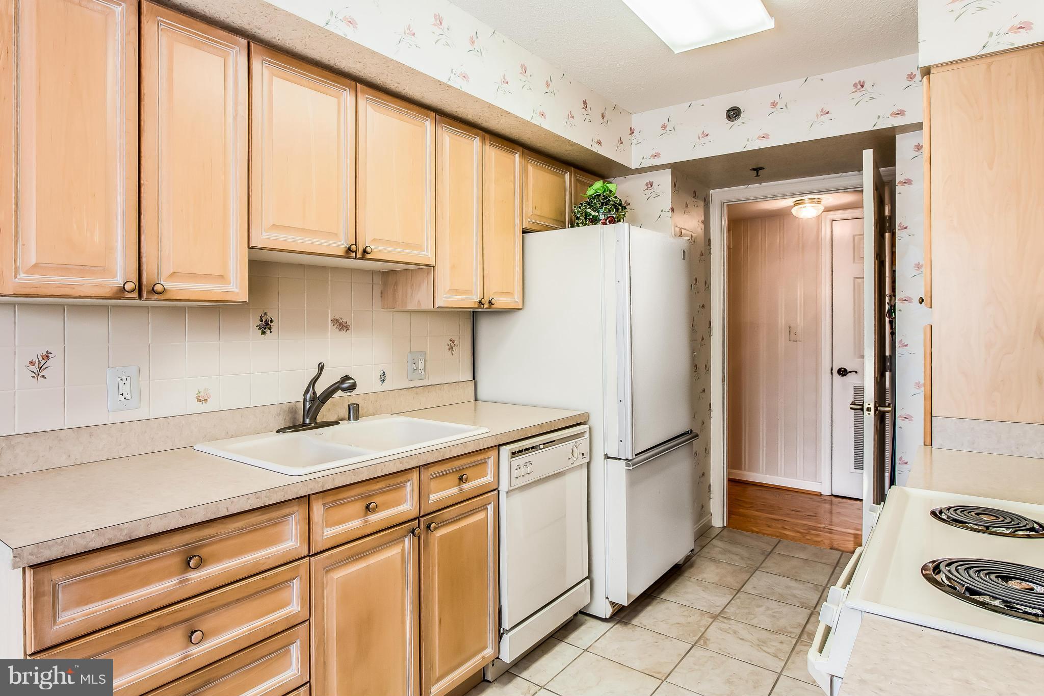 LANSDOWNE WOODS LEISURE WORLD - Residential