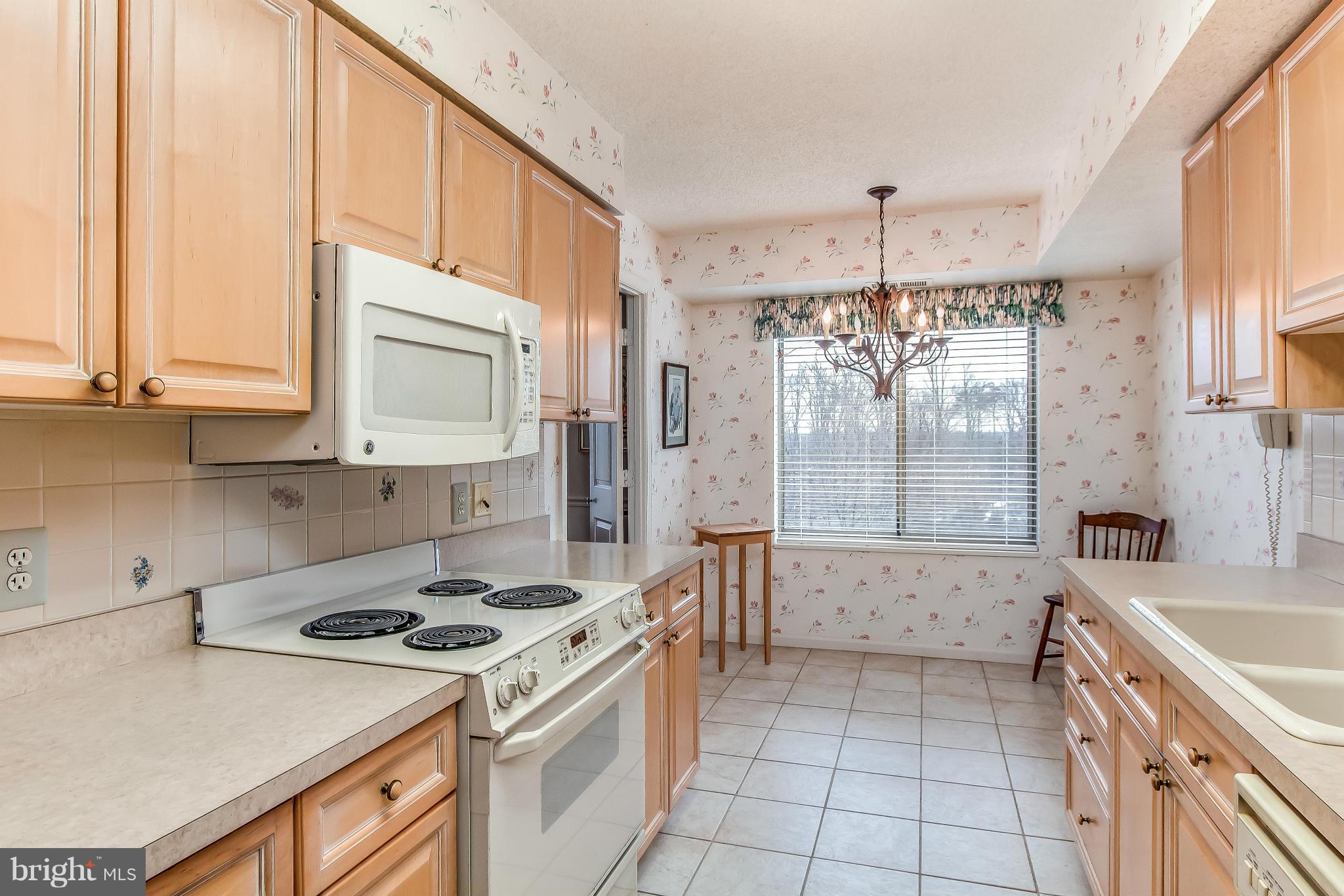 LANSDOWNE WOODS LEISURE WORLD - Residential