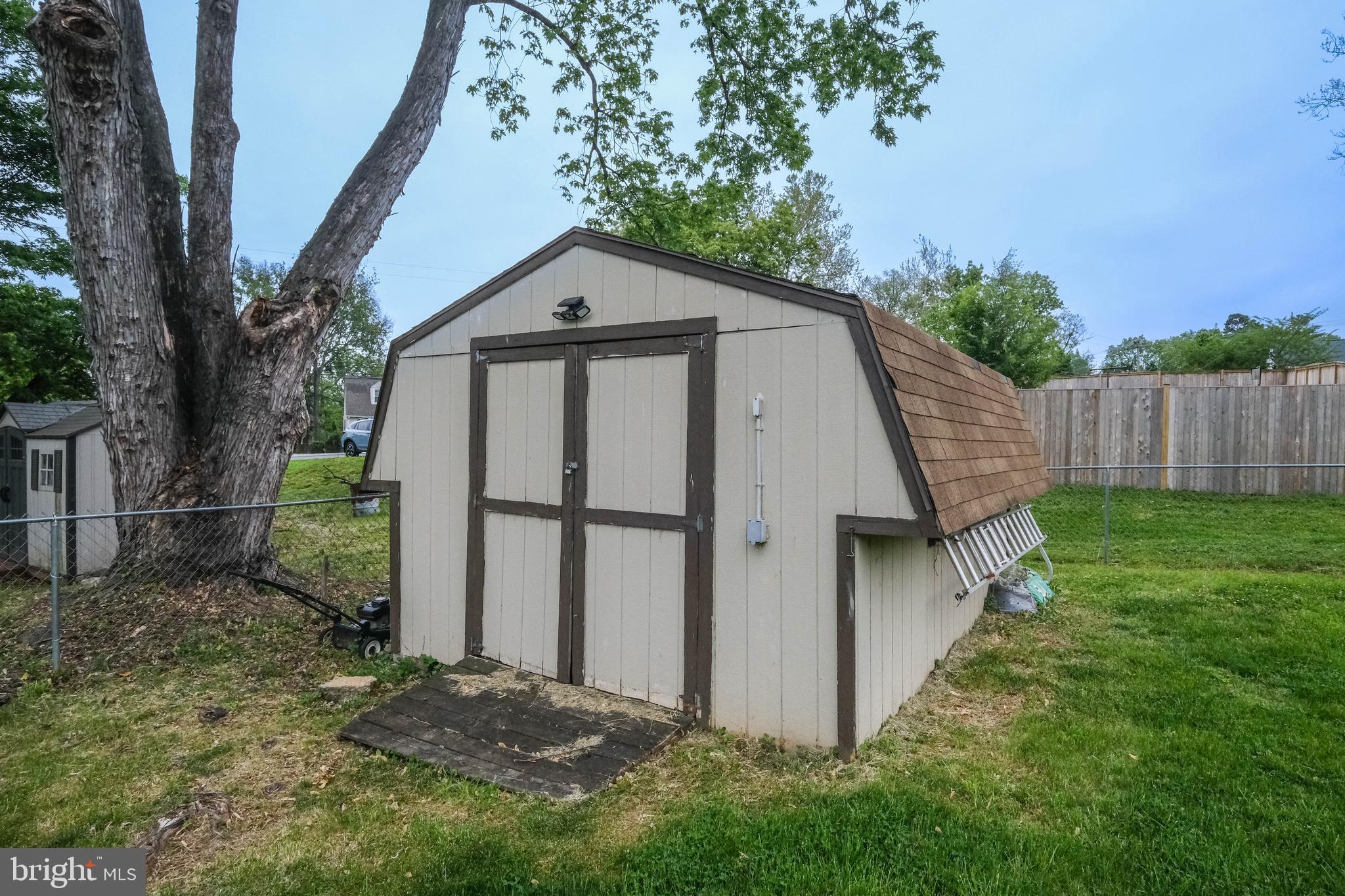 WARREN PARK - Residential