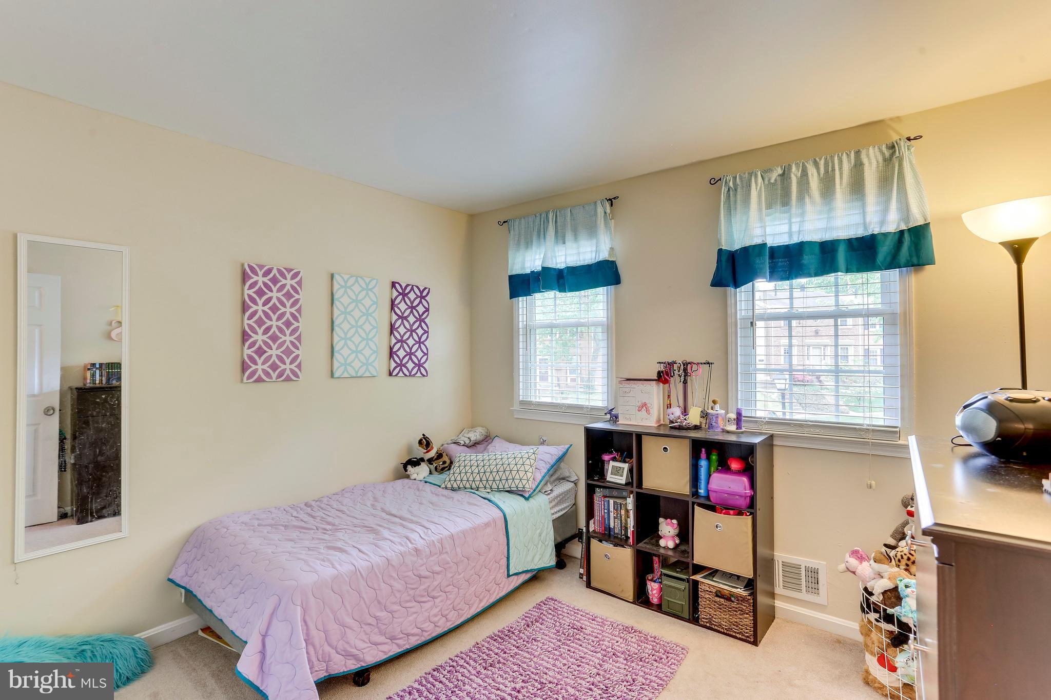 GREENWICH HILL - Residential