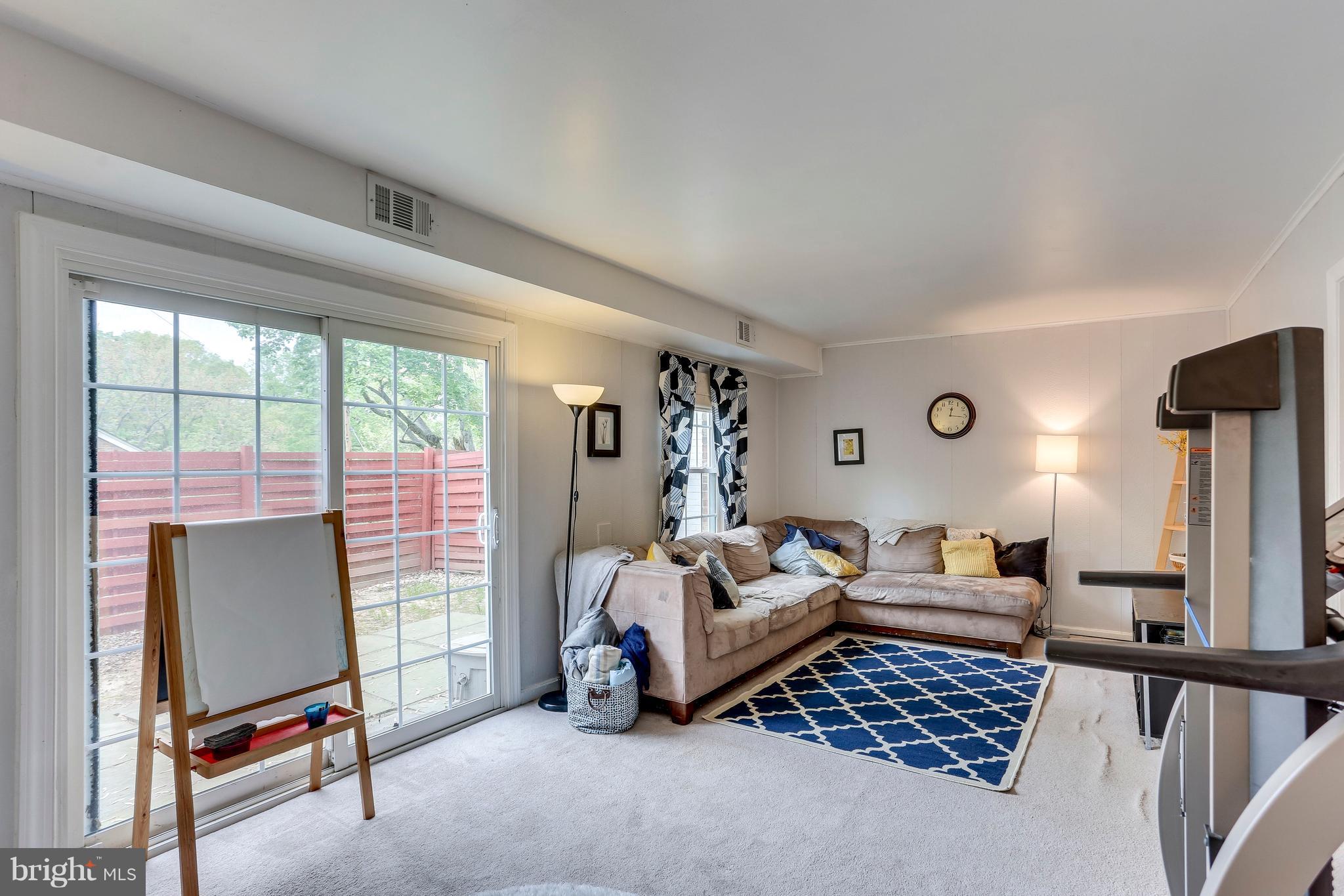 GREENWICH HILL - Residential