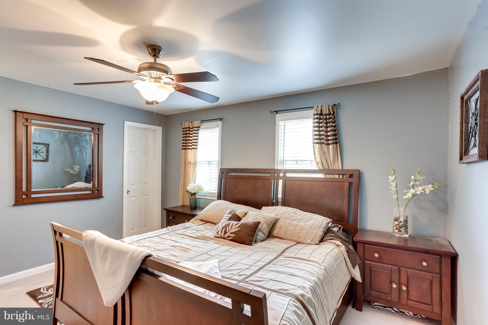 GREENWICH HILL - Residential