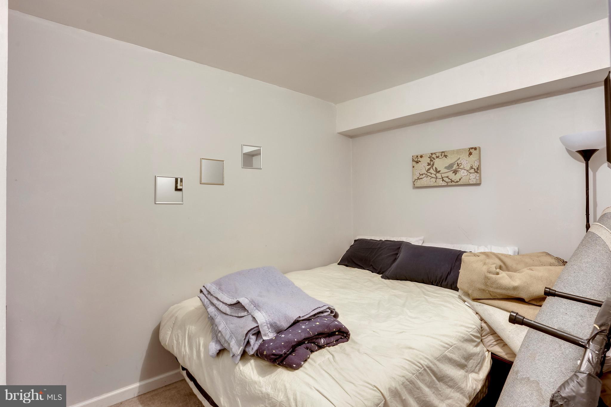 GREENWICH HILL - Residential