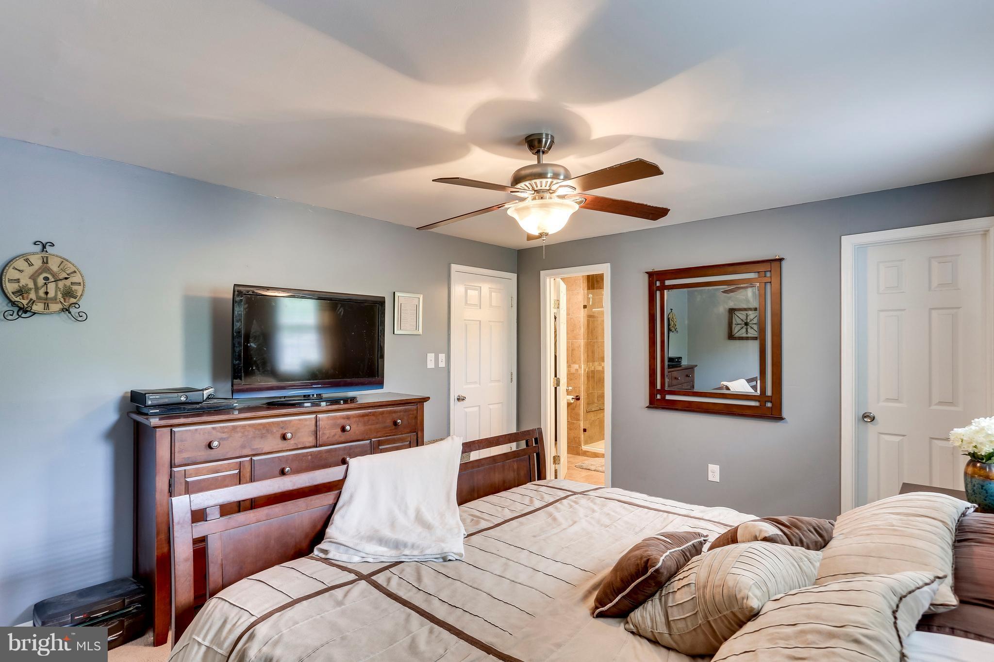 GREENWICH HILL - Residential