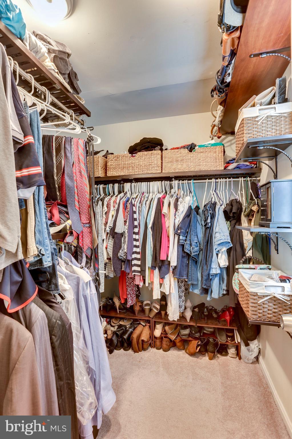 GREENWICH HILL - Residential