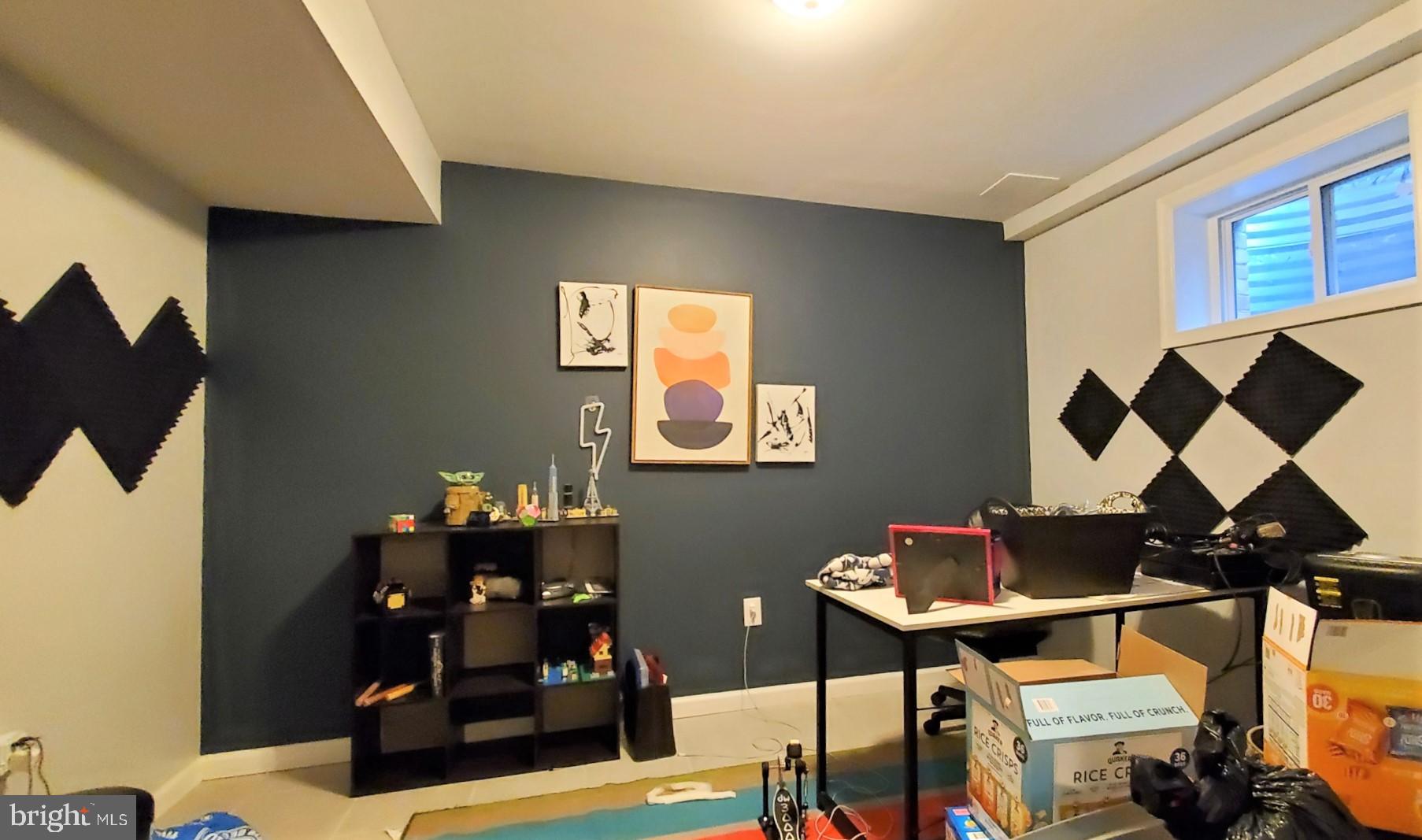 MANOR WOODS - Residential Lease