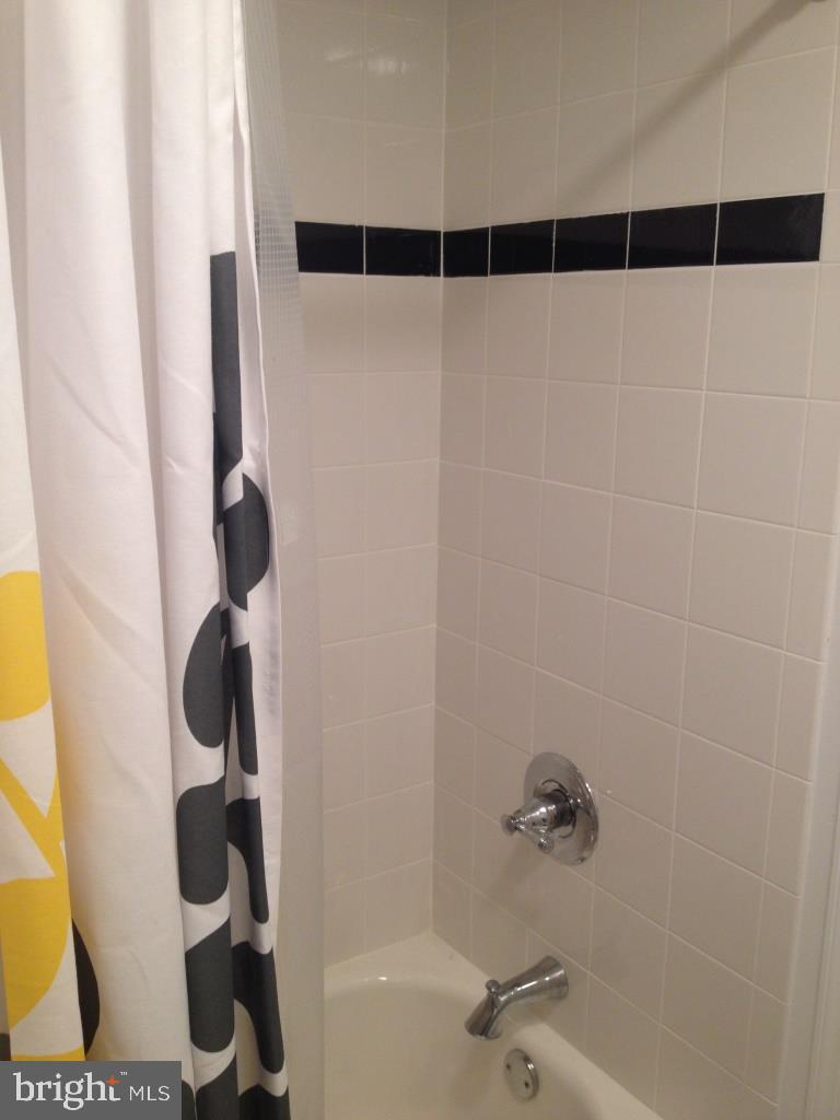 MANOR WOODS - Residential Lease