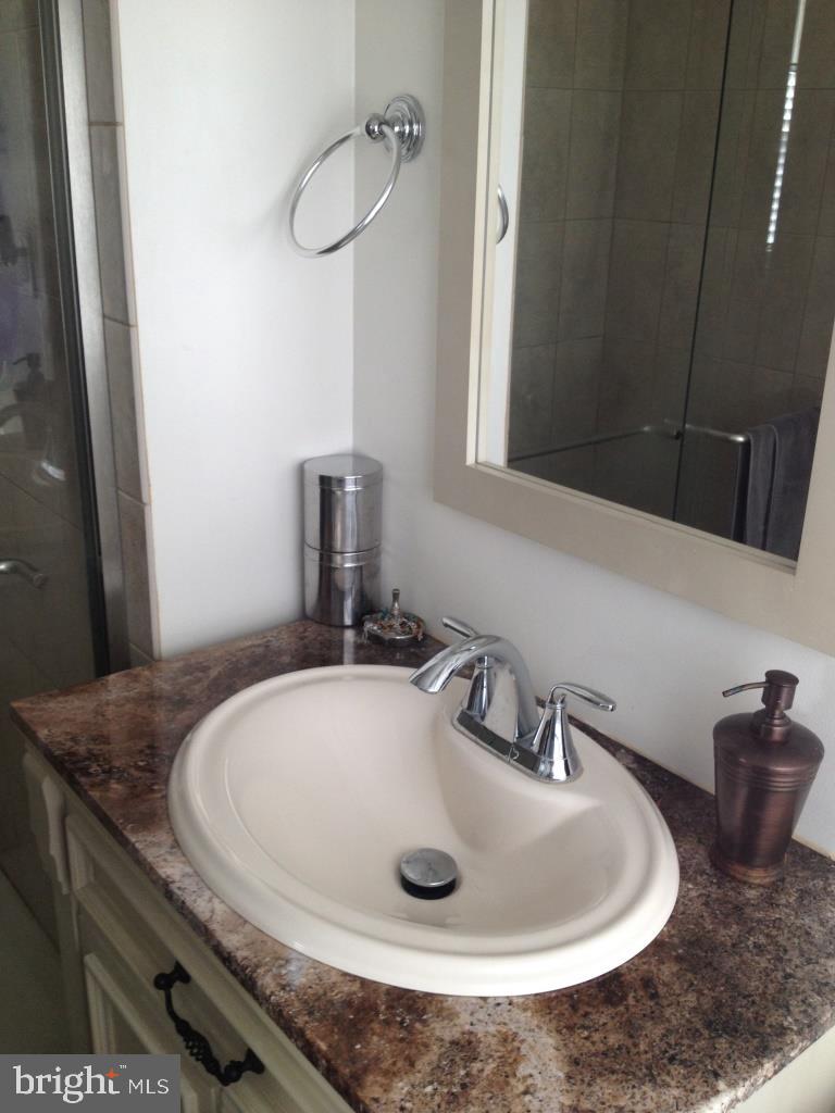 MANOR WOODS - Residential Lease