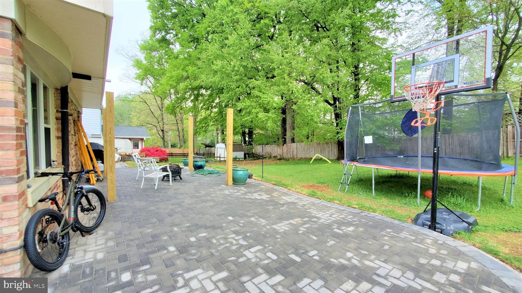 MANOR WOODS - Residential Lease