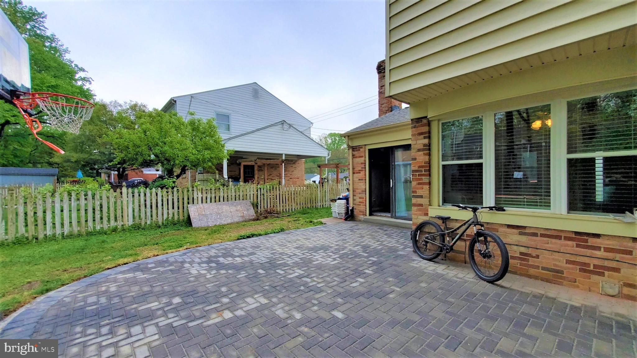 MANOR WOODS - Residential Lease