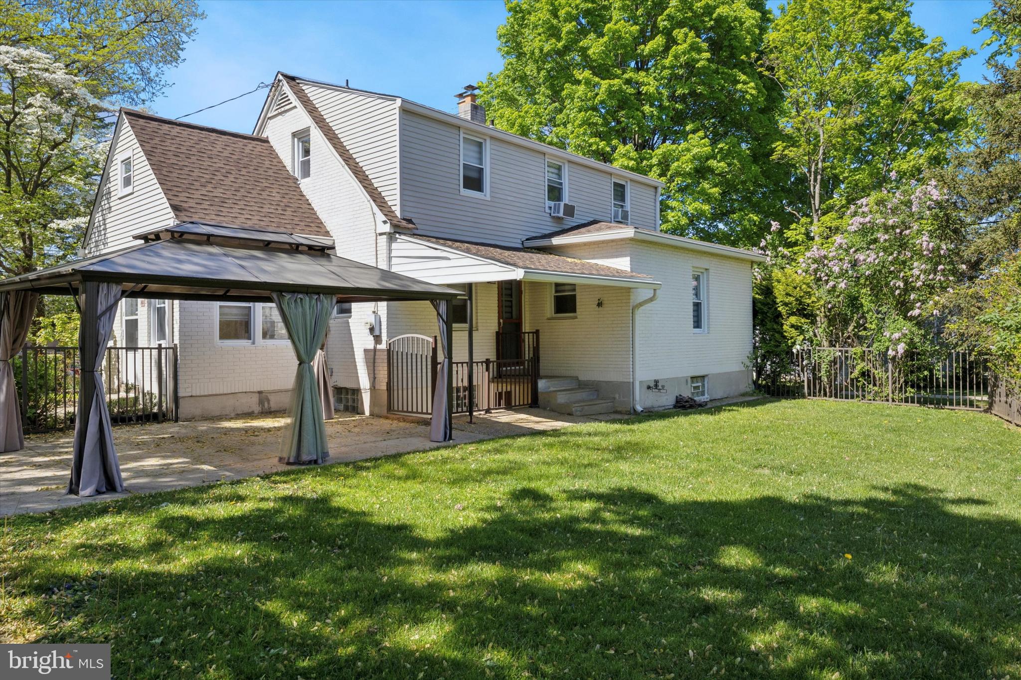 MAPLE RIDGE - Residential